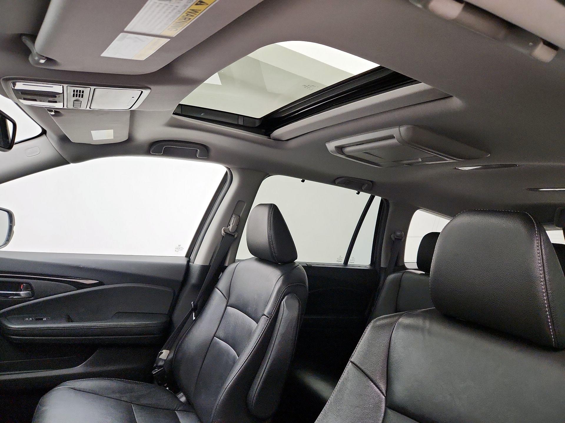 Thumbnail: 2017 Honda Pilot - 20