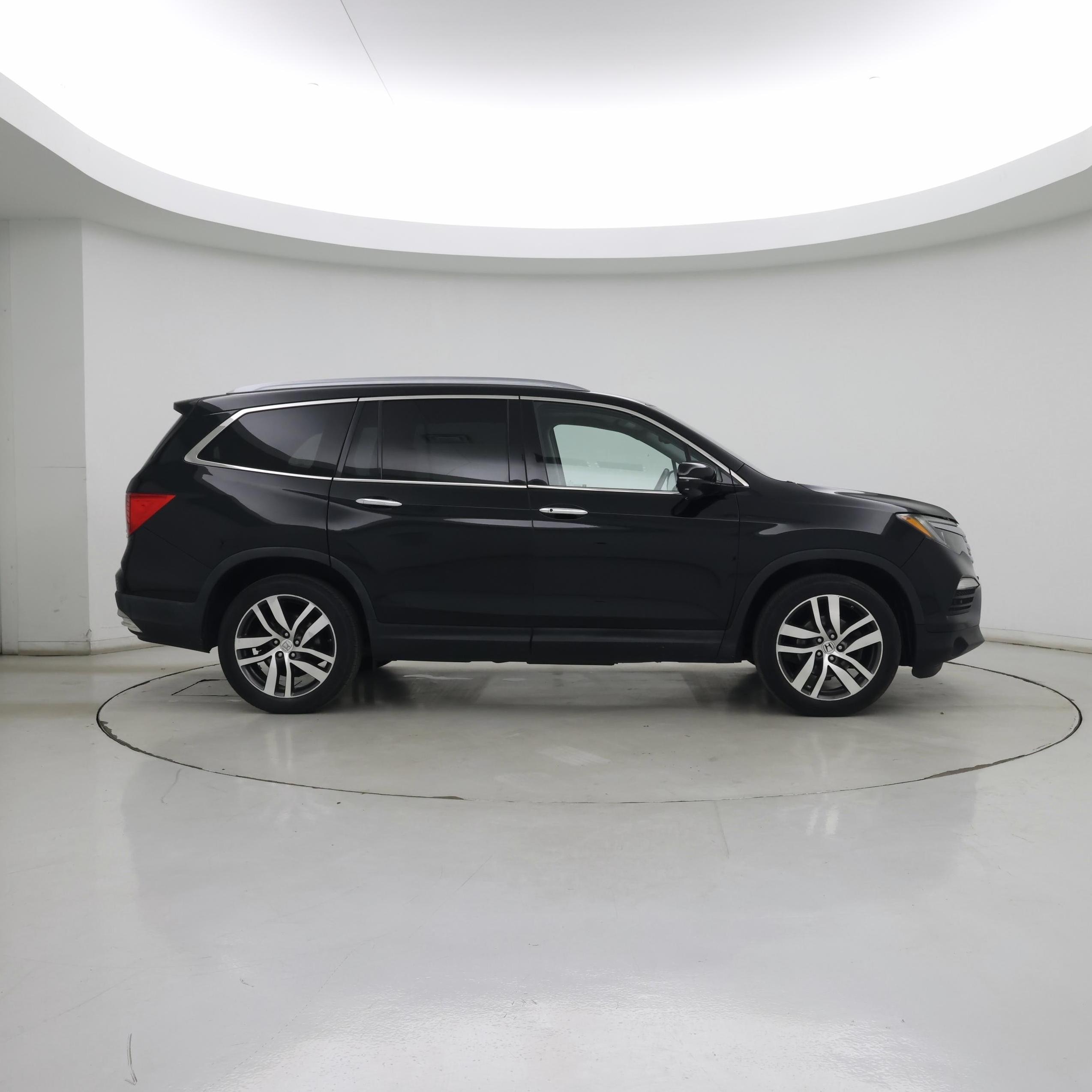 Thumbnail: 2017 Honda Pilot - 7