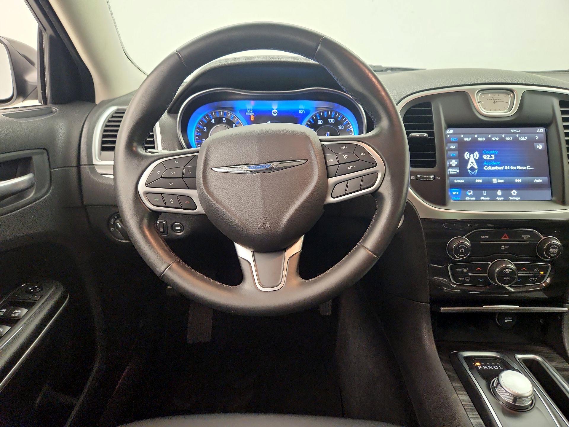 Thumbnail: 2020 Chrysler 300 - 10