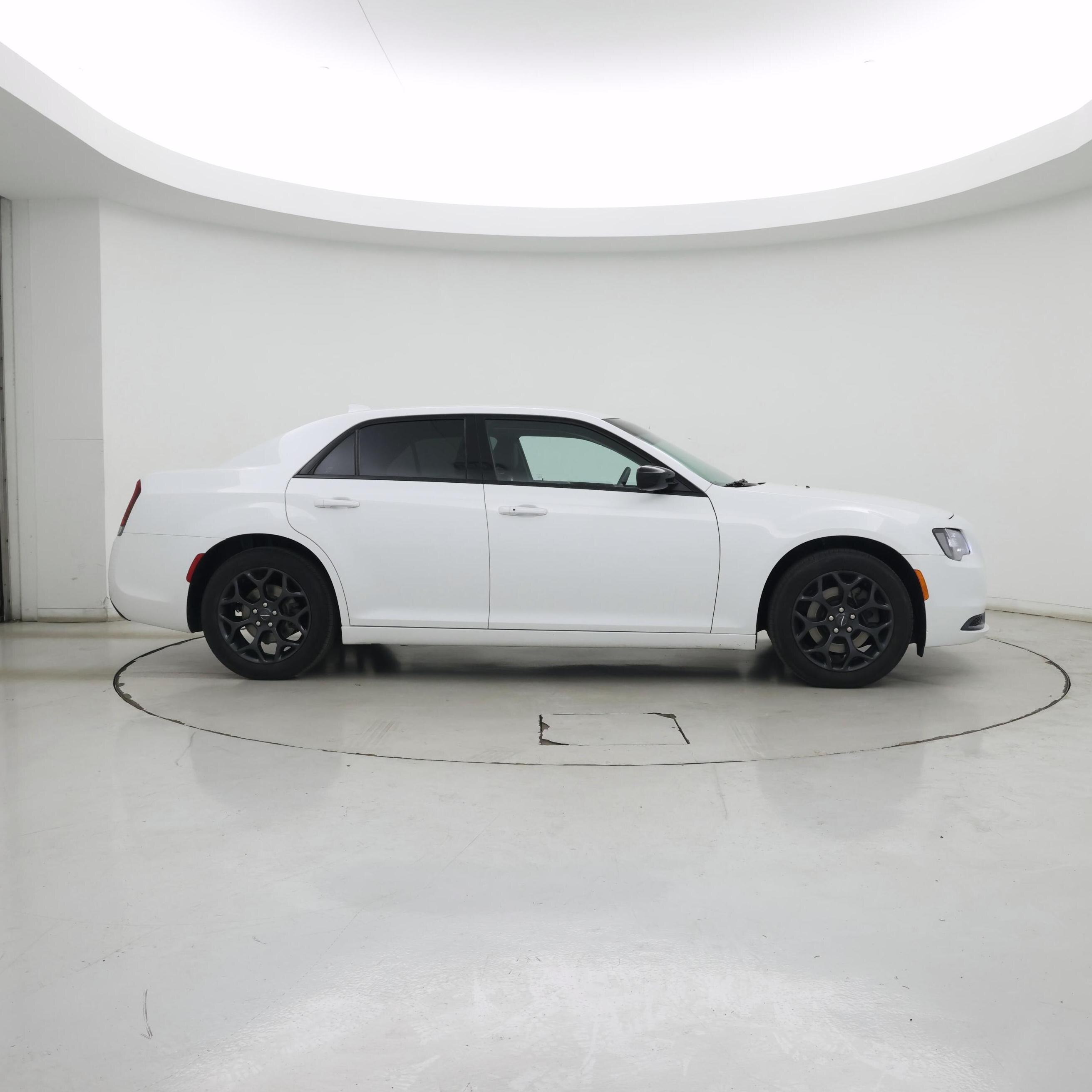 Thumbnail: 2020 Chrysler 300 - 7