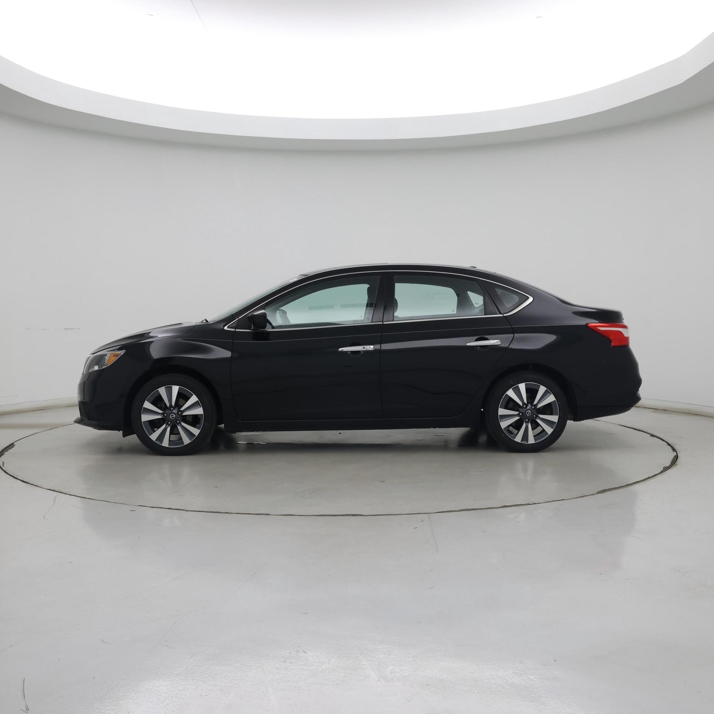 Thumbnail: 2019 Nissan Sentra - 3
