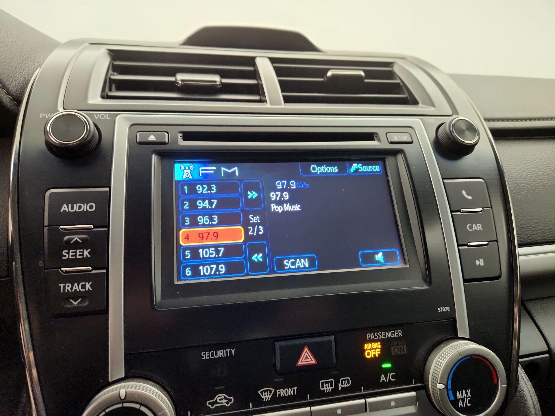 Thumbnail: 2014 Toyota Camry - 14
