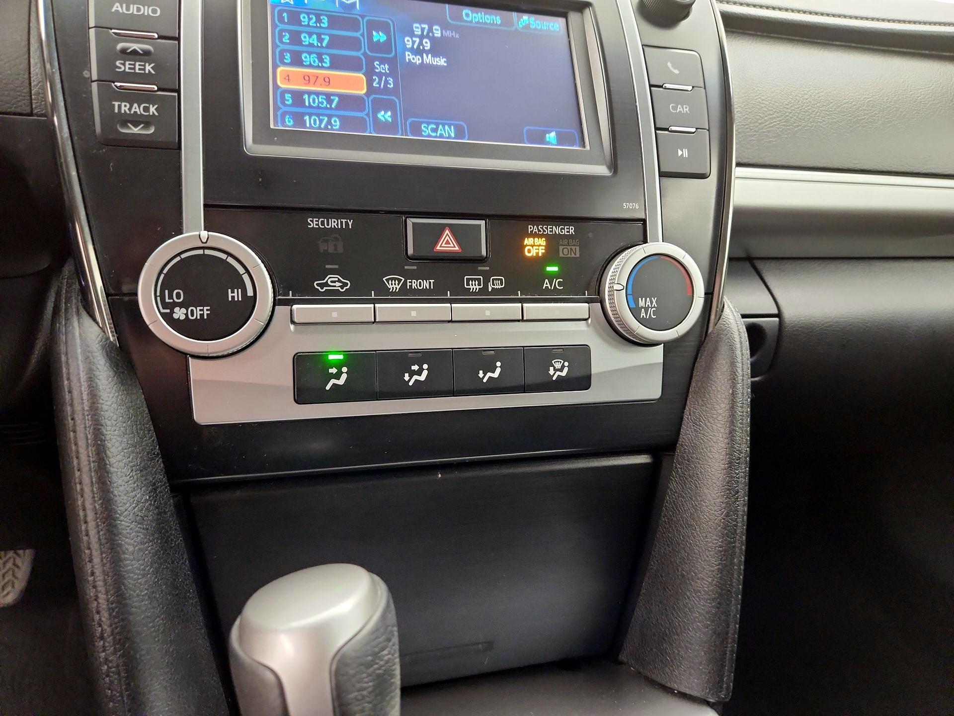 Thumbnail: 2014 Toyota Camry - 15