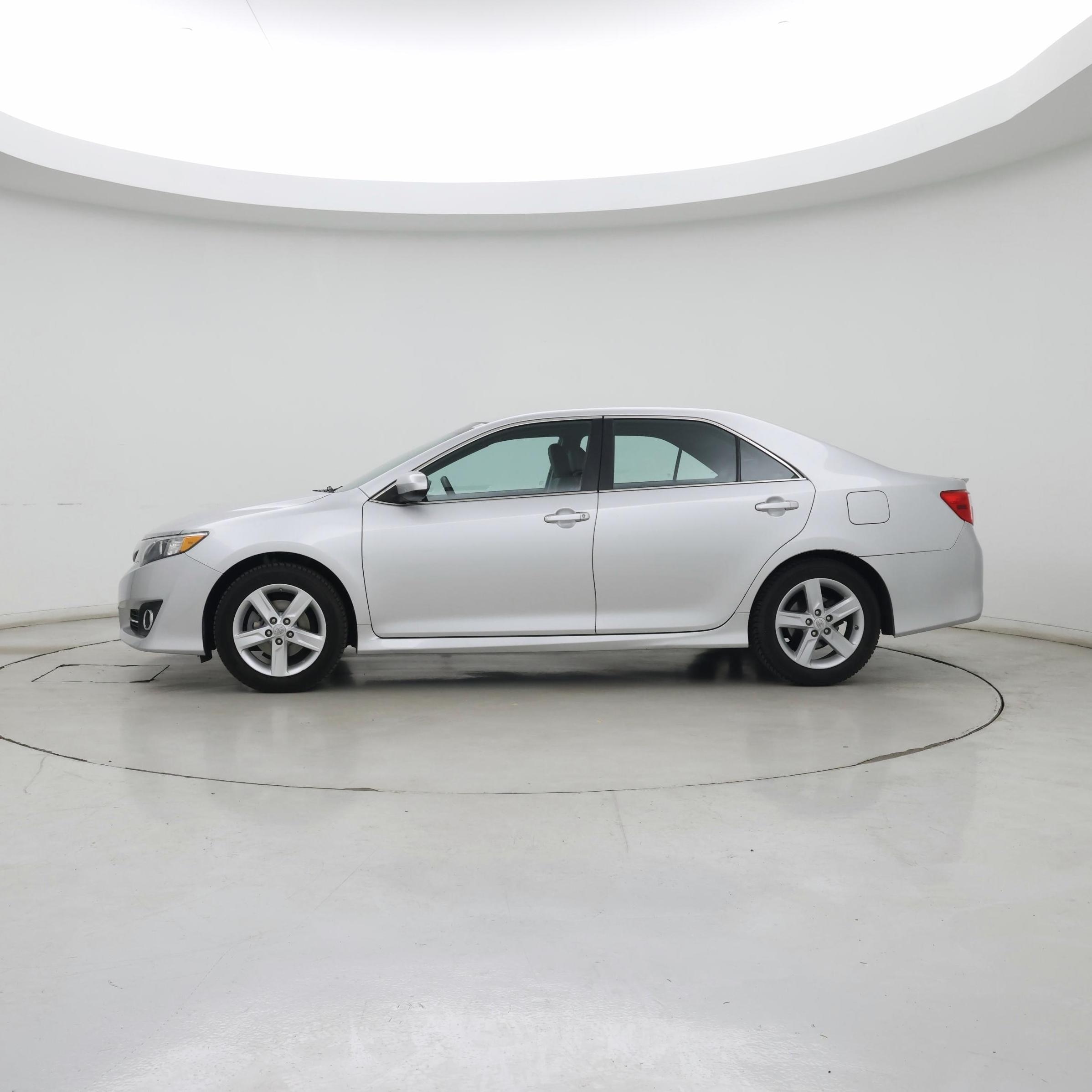 Thumbnail: 2014 Toyota Camry - 3