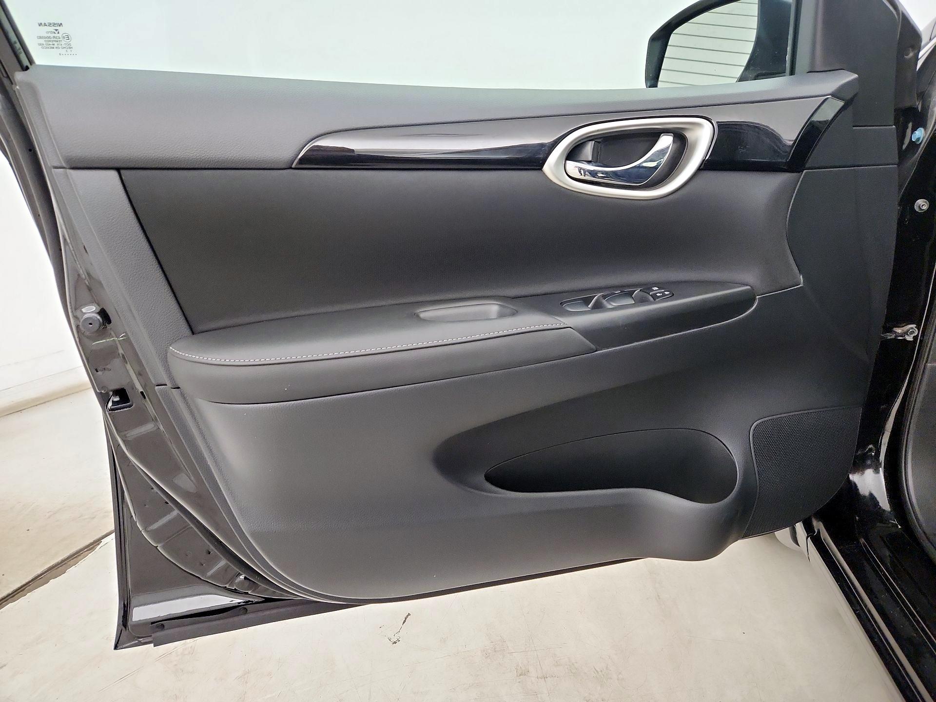 Thumbnail: 2019 Nissan Sentra - 12