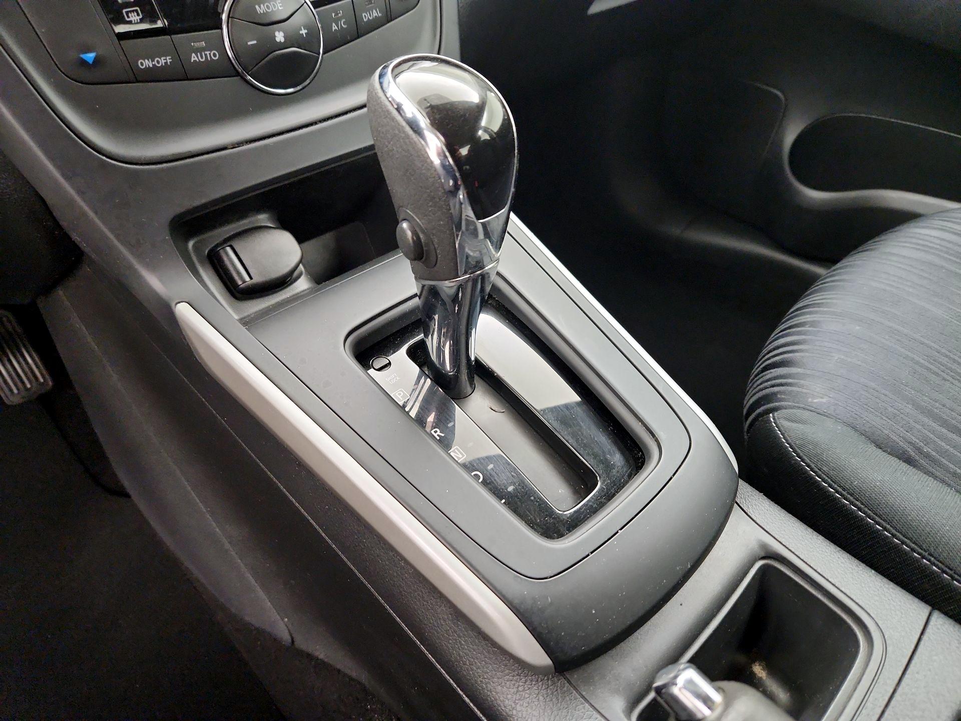 Thumbnail: 2019 Nissan Sentra - 17