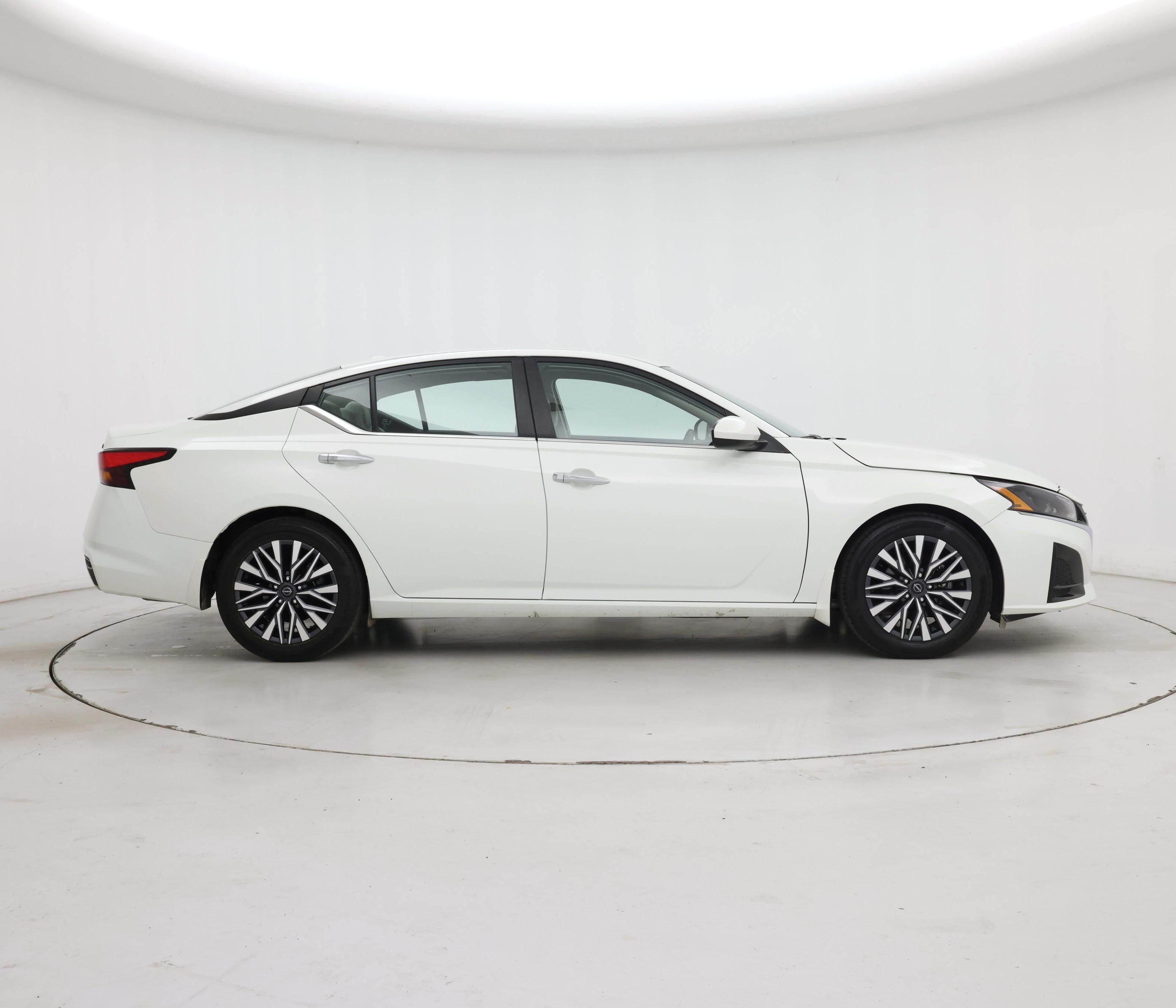 Thumbnail: 2023 Nissan Altima - 7