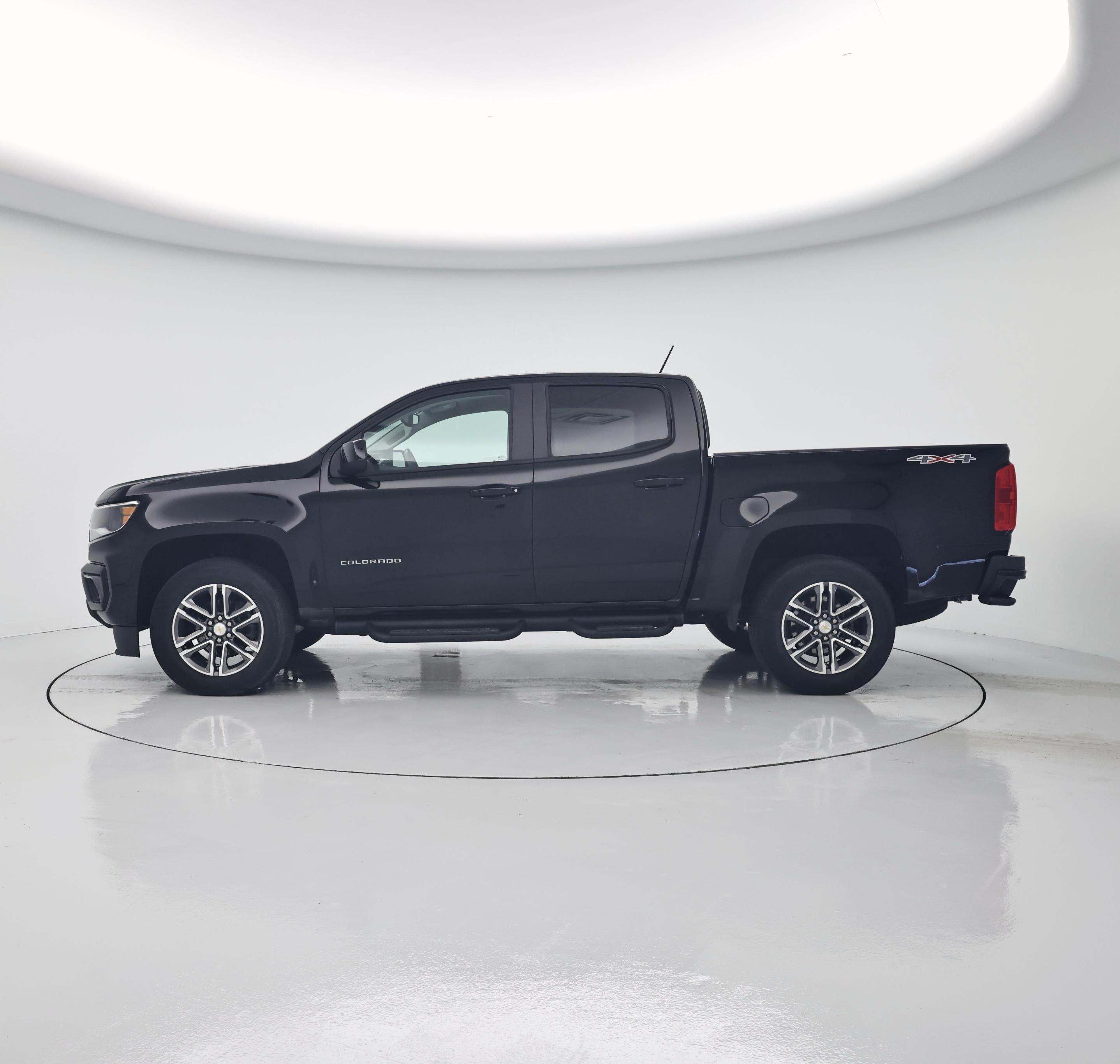Thumbnail: 2021 Chevrolet Colorado - 3