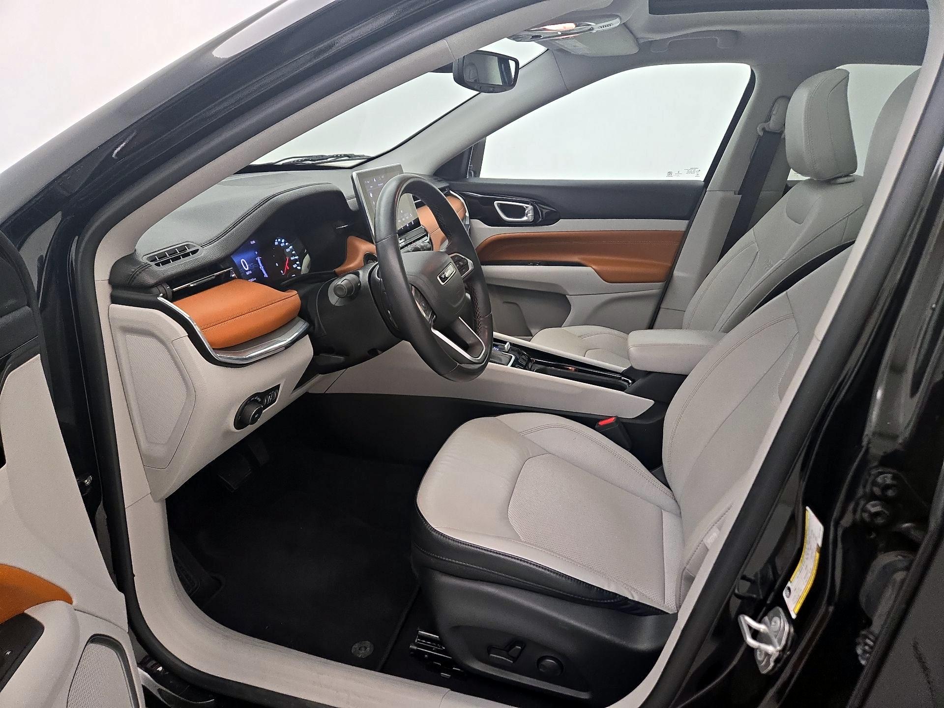 Thumbnail: 2022 Jeep Compass - 11