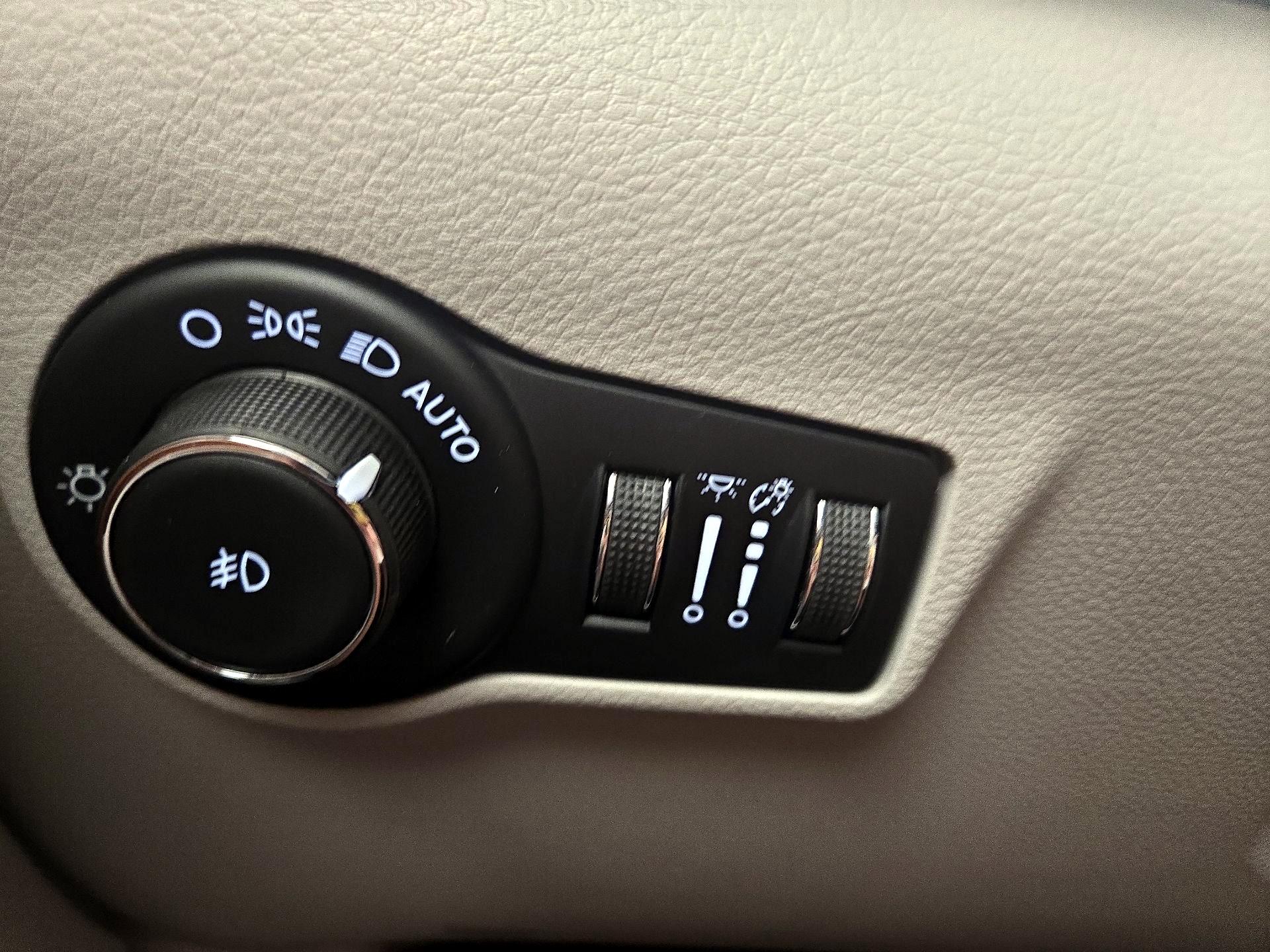Thumbnail: 2022 Jeep Compass - 13