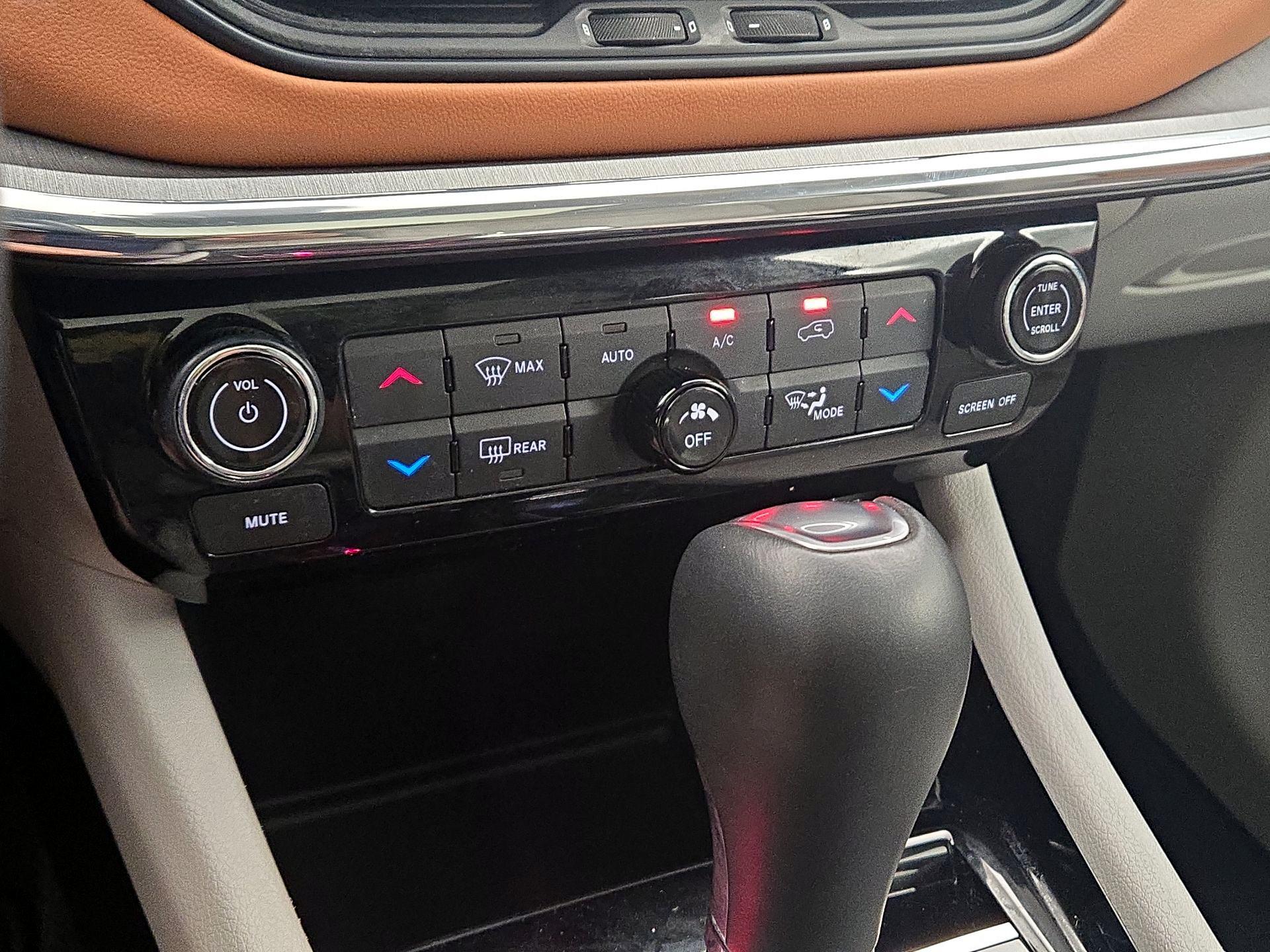 Thumbnail: 2022 Jeep Compass - 16