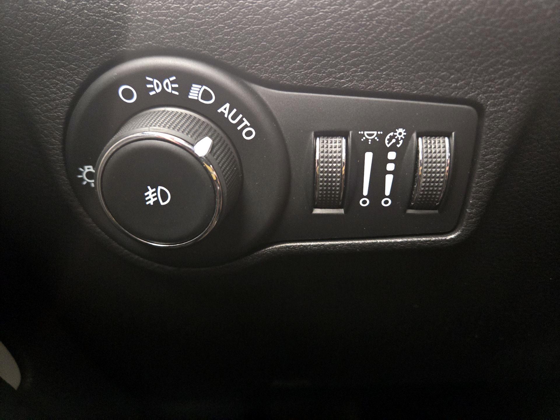 Thumbnail: 2022 Jeep Compass - 13
