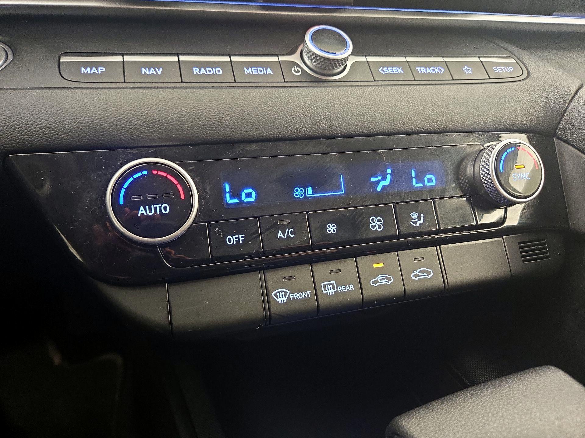 Thumbnail: 2024 Hyundai Elantra - 17