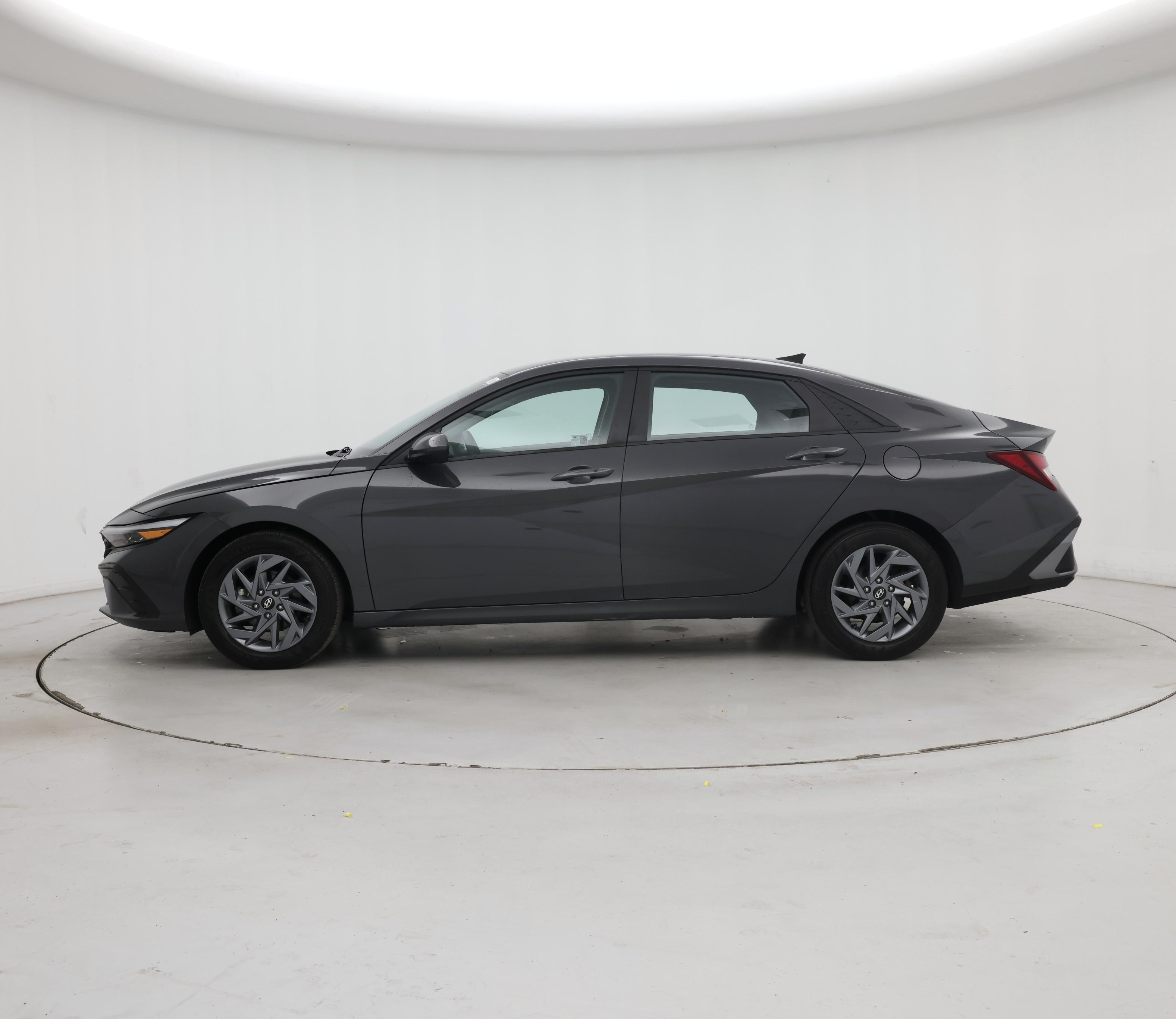Thumbnail: 2024 Hyundai Elantra - 3