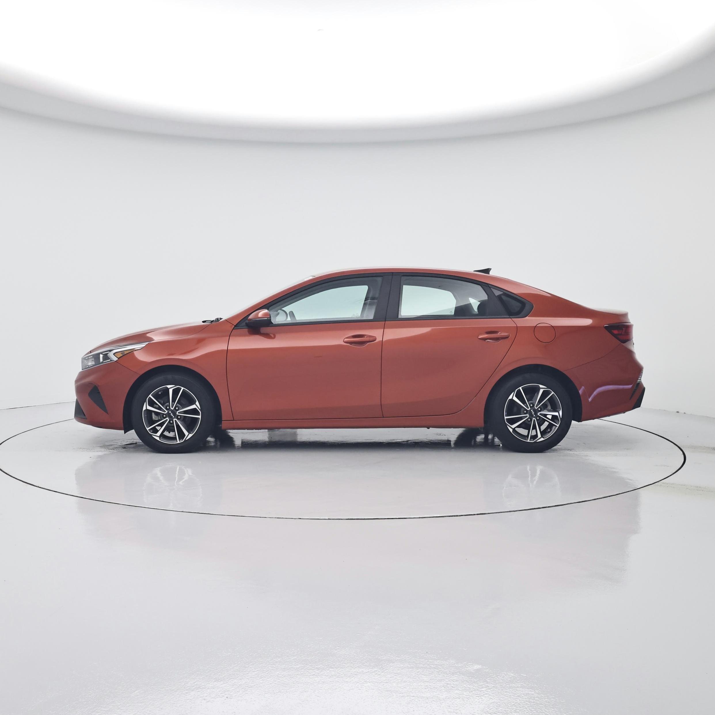 Thumbnail: 2023 Kia Forte - 3