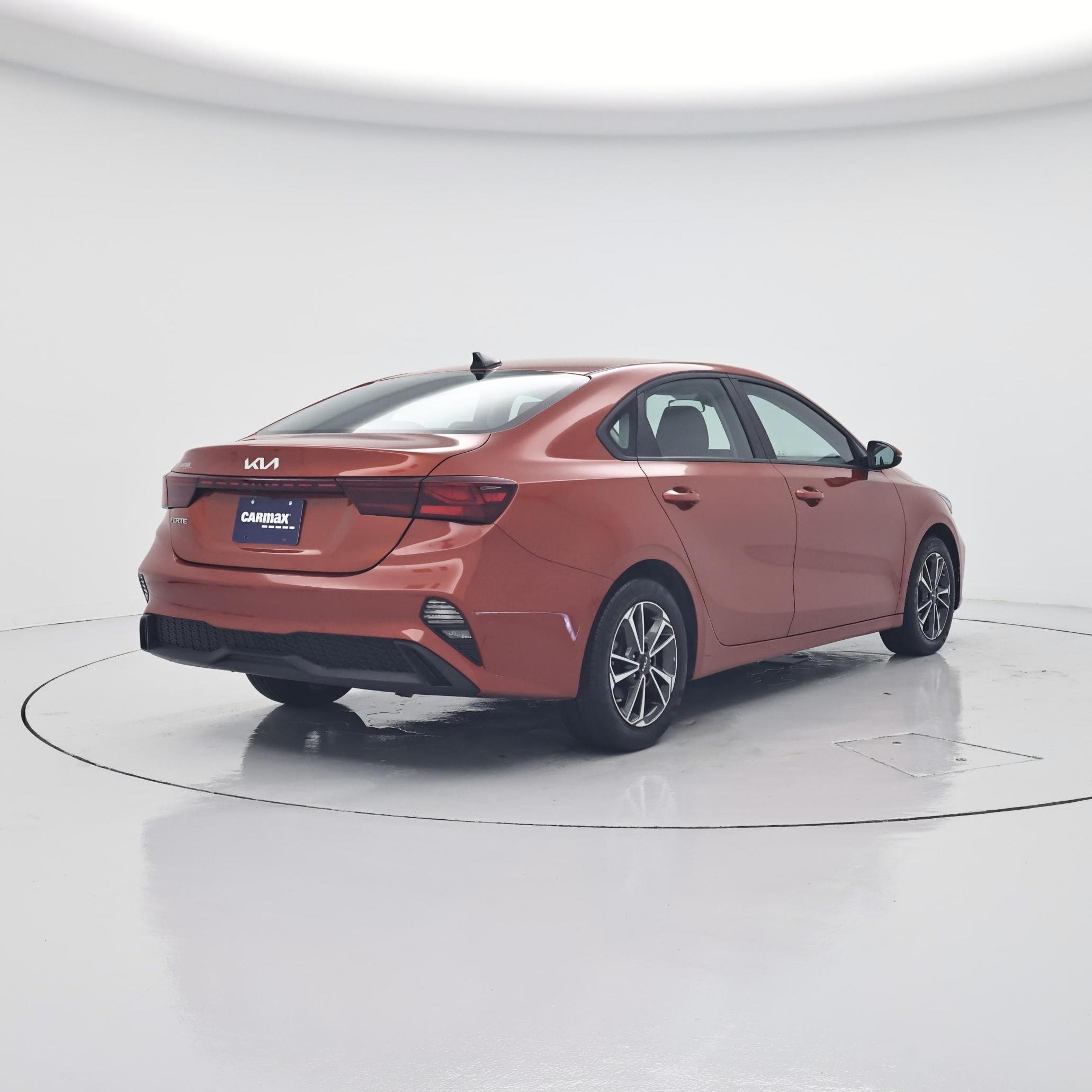 Thumbnail: 2023 Kia Forte - 8