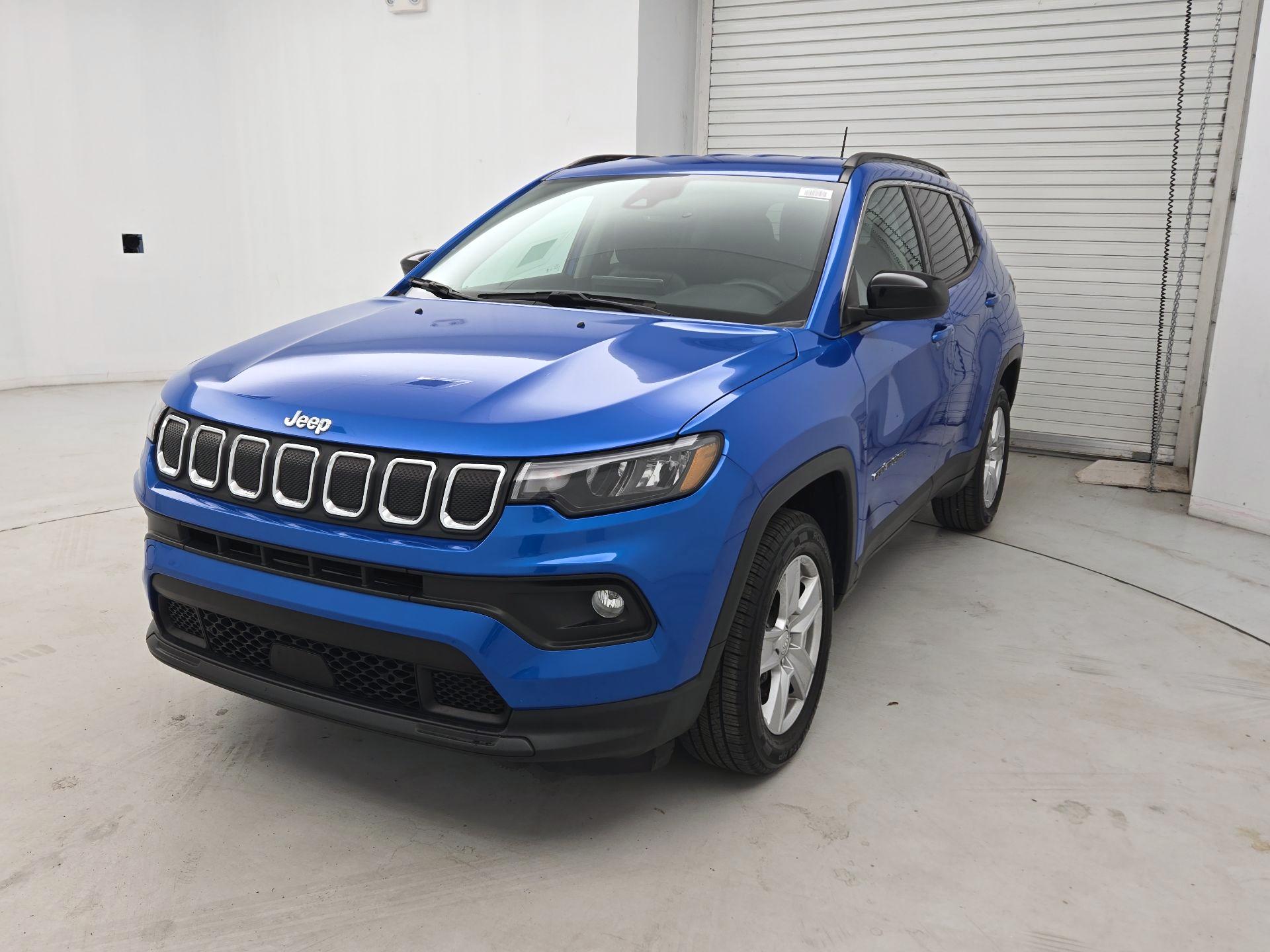 Thumbnail: 2022 Jeep Compass - 3