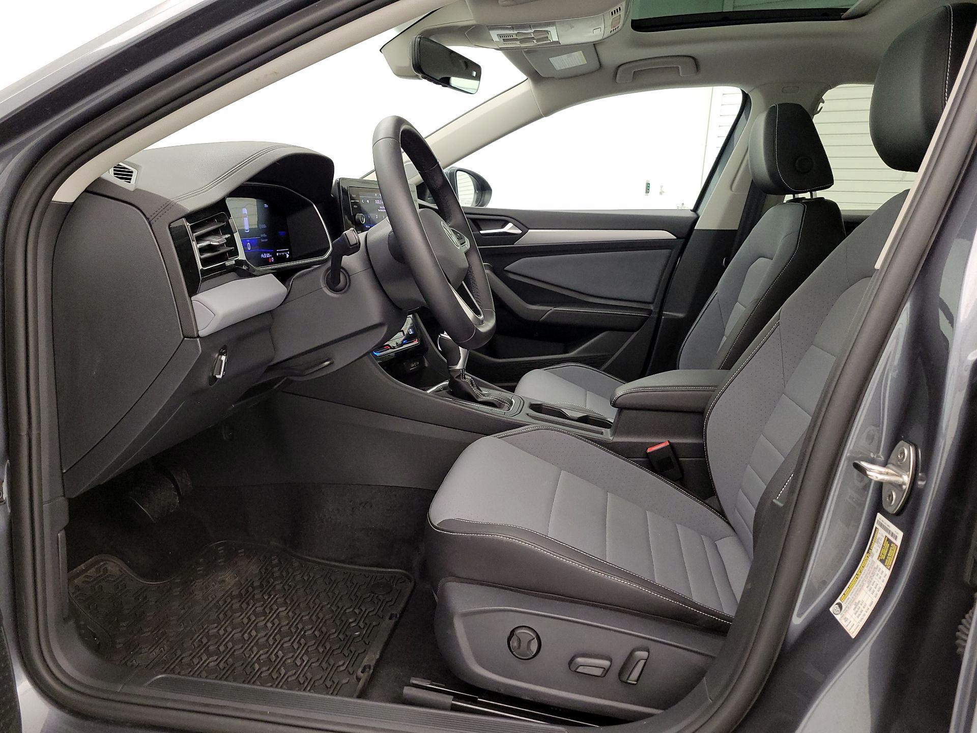 Thumbnail: 2025 Volkswagen Jetta - 11