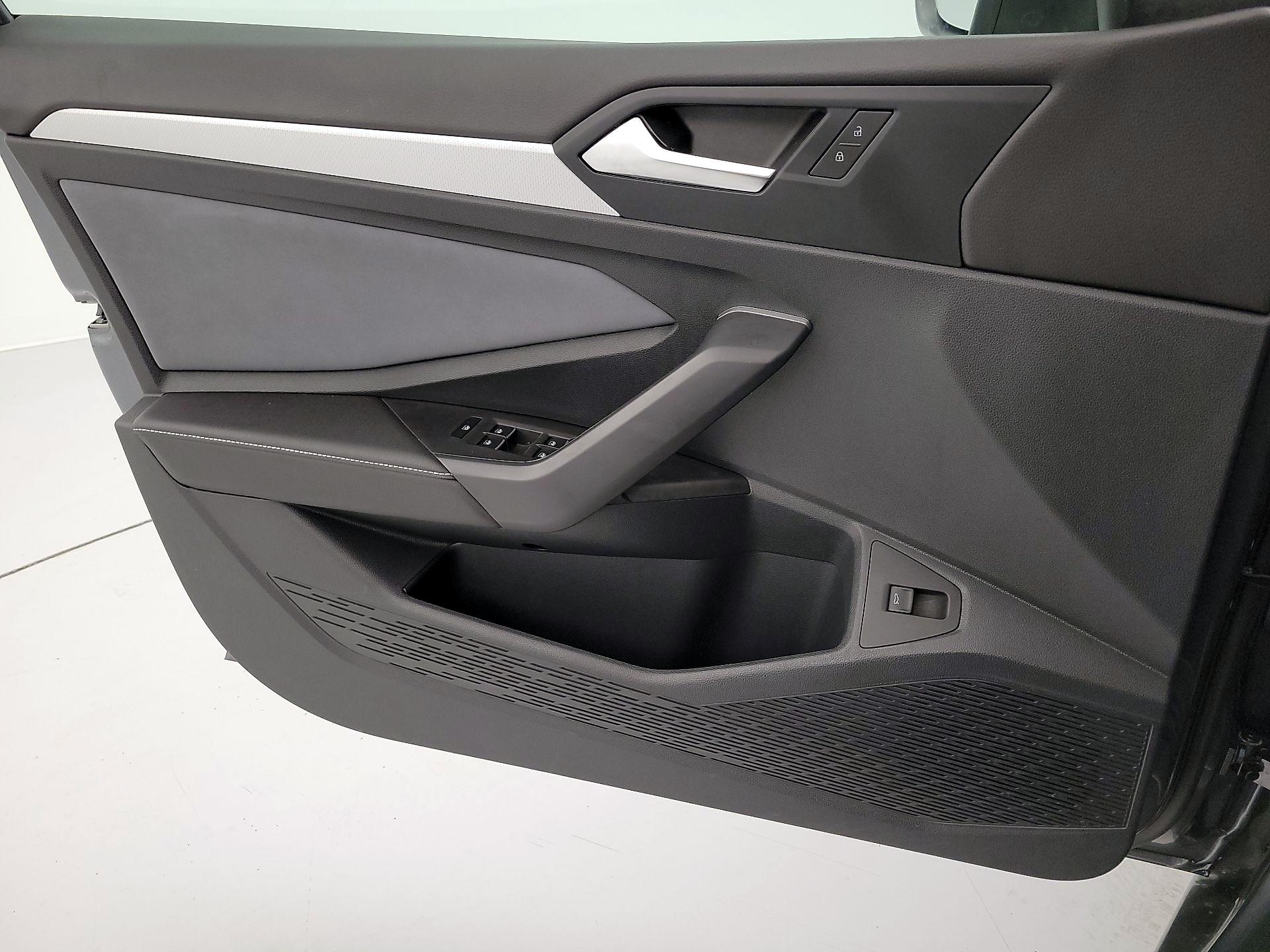 Thumbnail: 2025 Volkswagen Jetta - 12