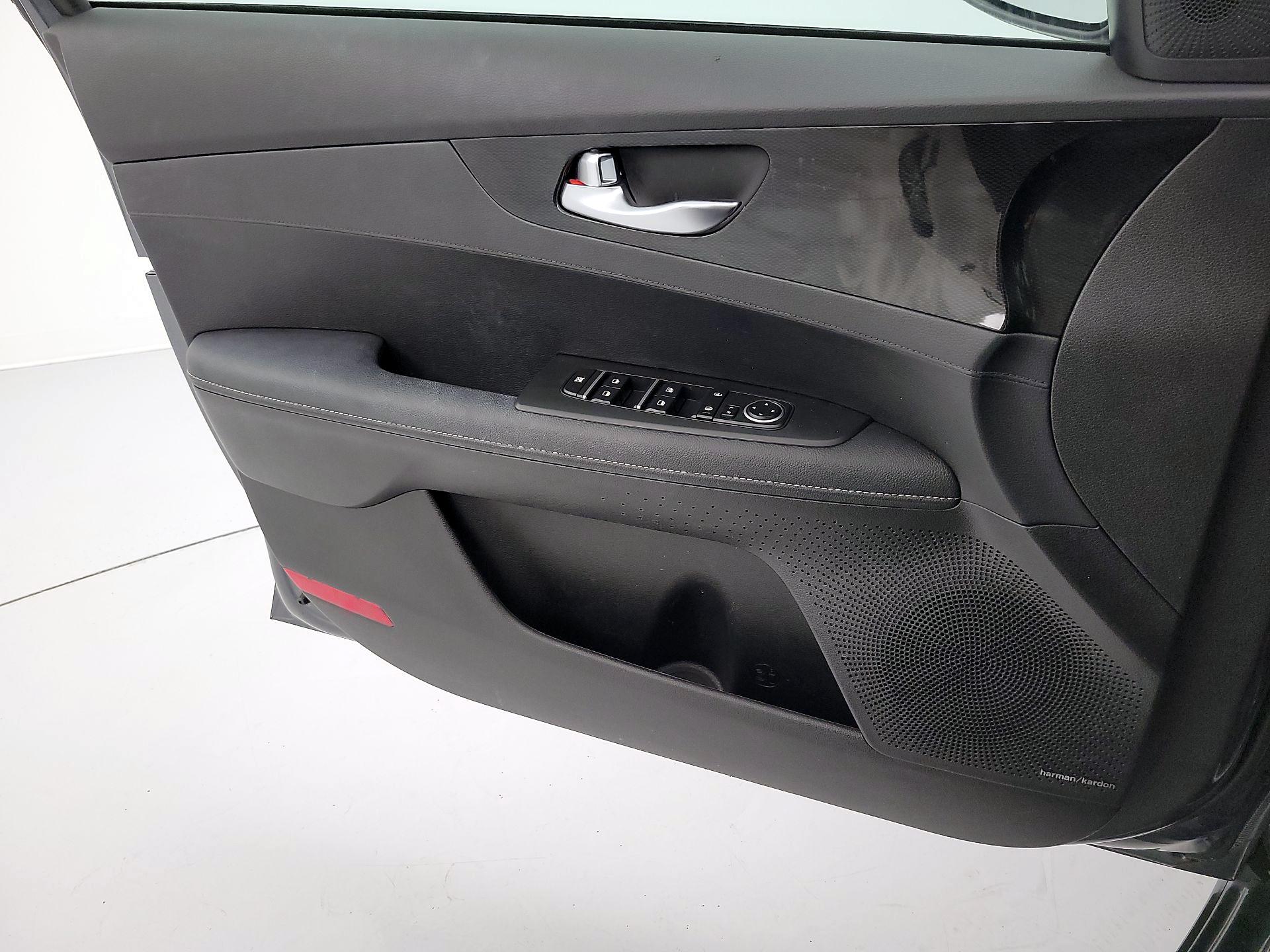 Thumbnail: 2023 Kia Forte - 12