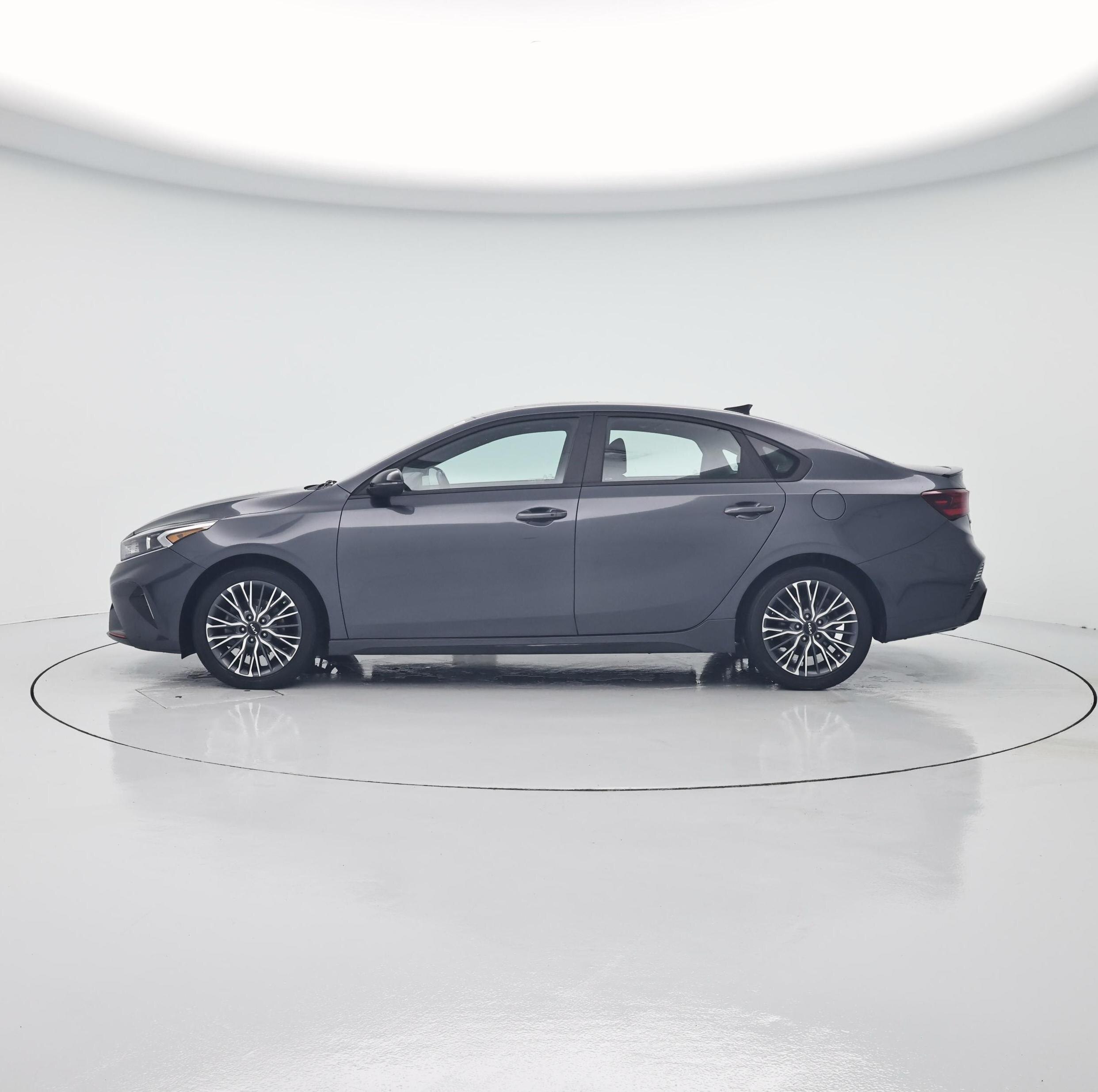 Thumbnail: 2023 Kia Forte - 3