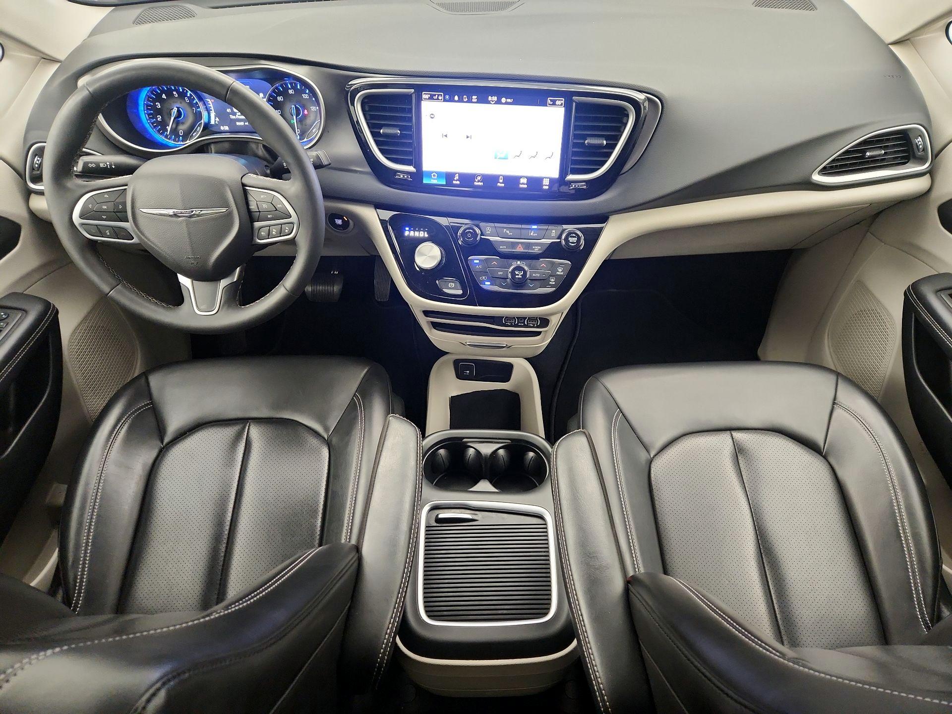 Thumbnail: 2023 Chrysler Pacifica - 9