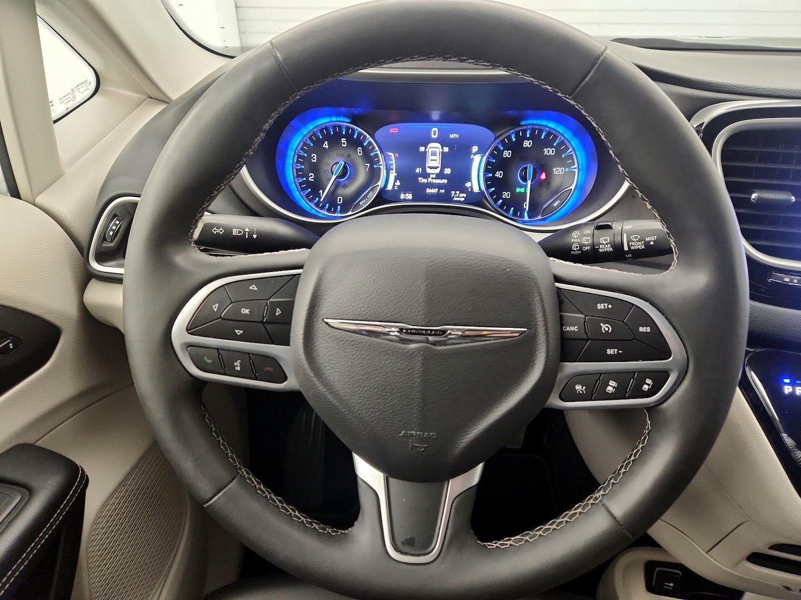 2023 Chrysler Pacifica Touring L - Photo 6