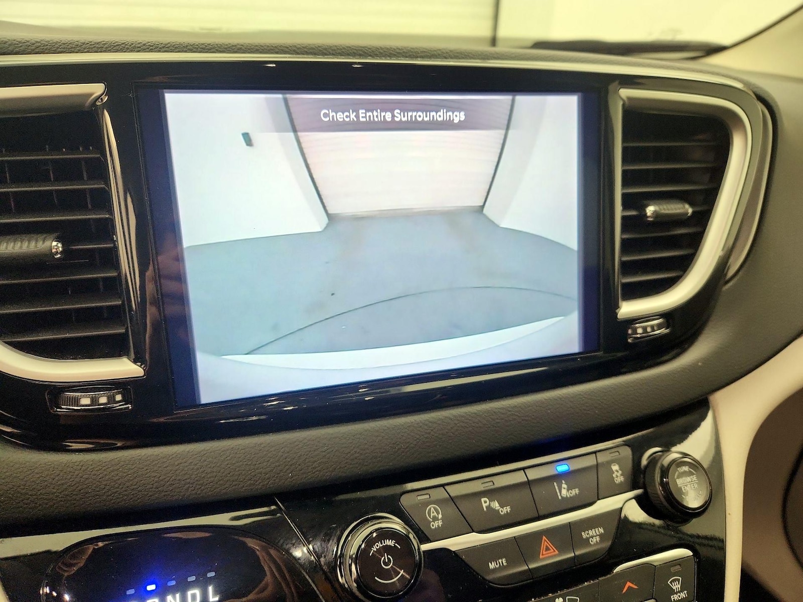 2023 Chrysler Pacifica Touring L - Photo 10
