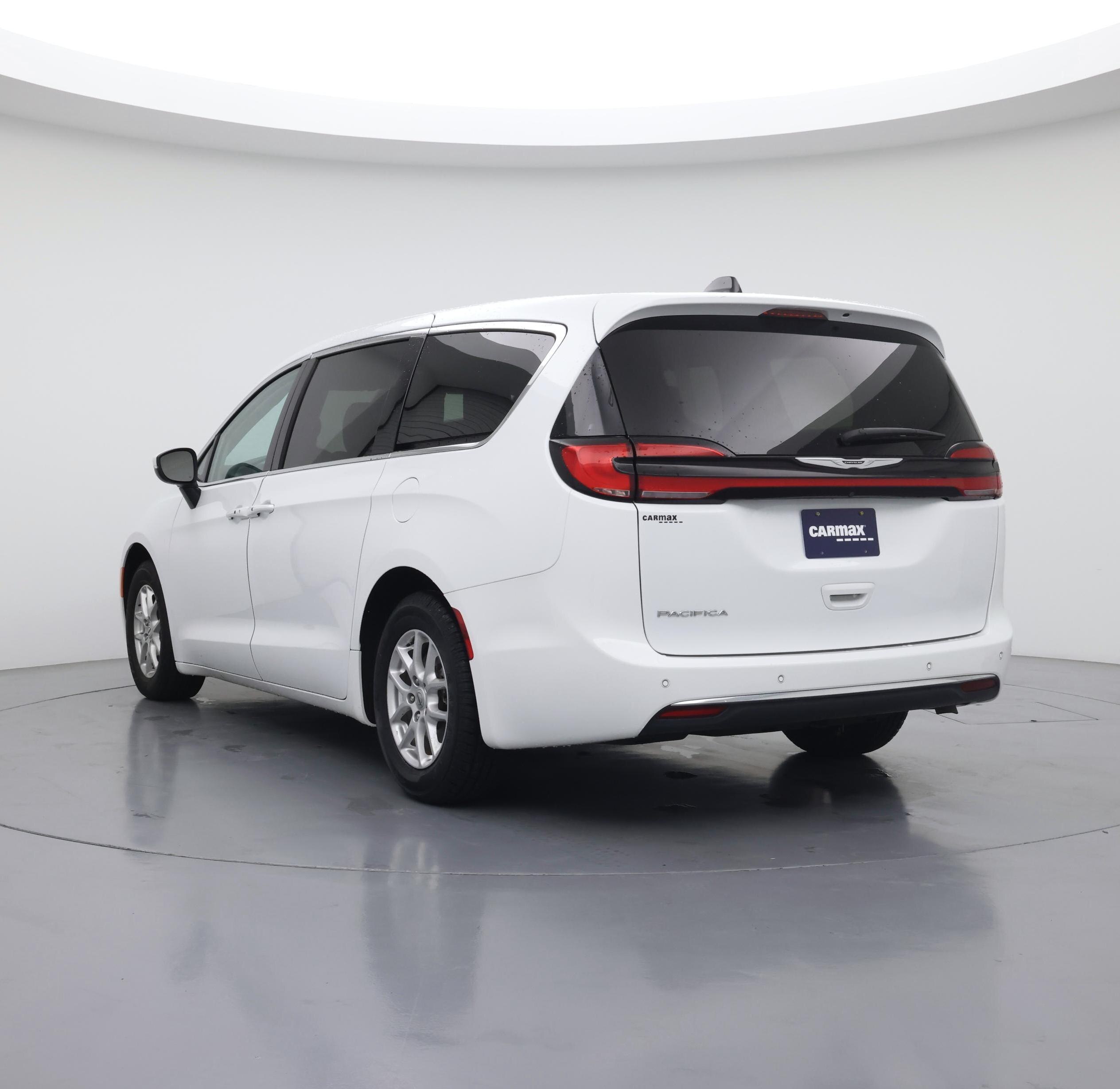 Thumbnail: 2023 Chrysler Pacifica - 2