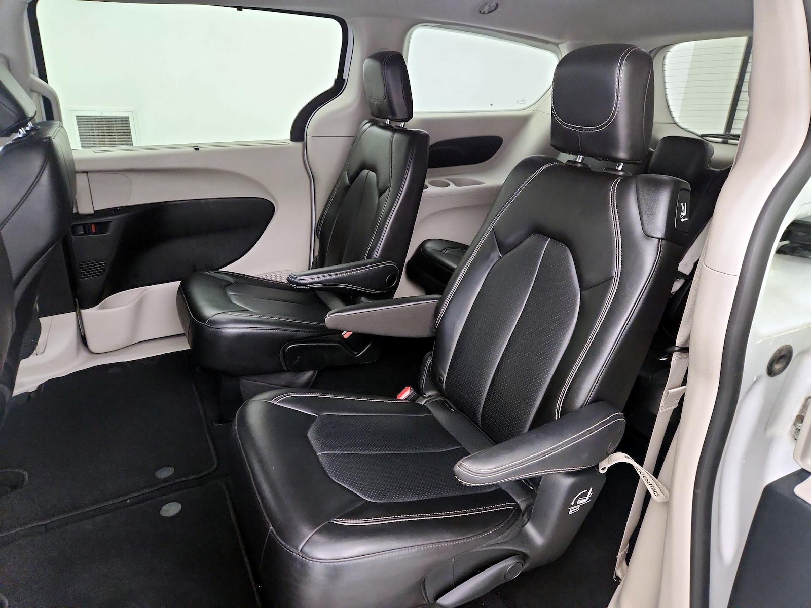 2023 Chrysler Pacifica Touring L - Photo 15