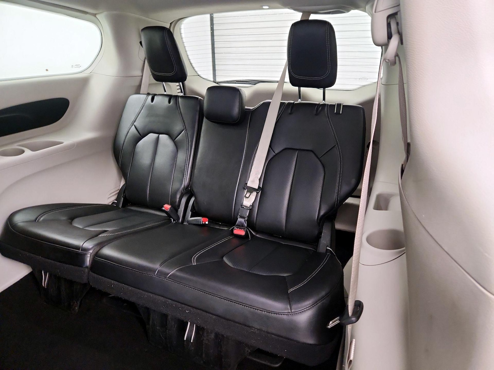 2023 Chrysler Pacifica Touring L - Photo 16