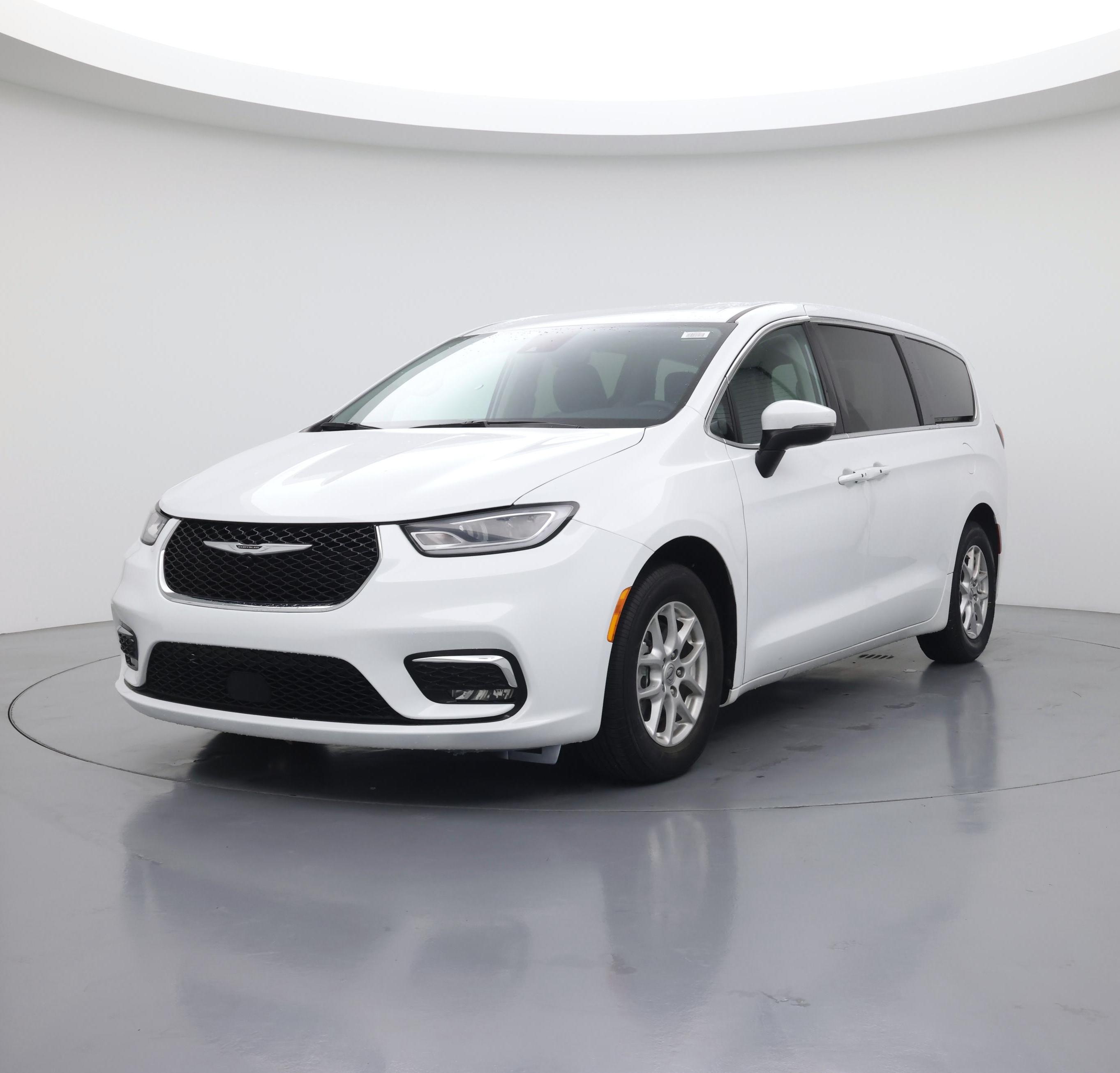 Thumbnail: 2023 Chrysler Pacifica - 4