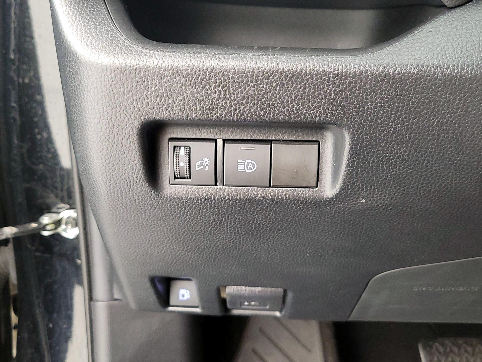 Thumbnail: 2020 Toyota RAV4 - 13