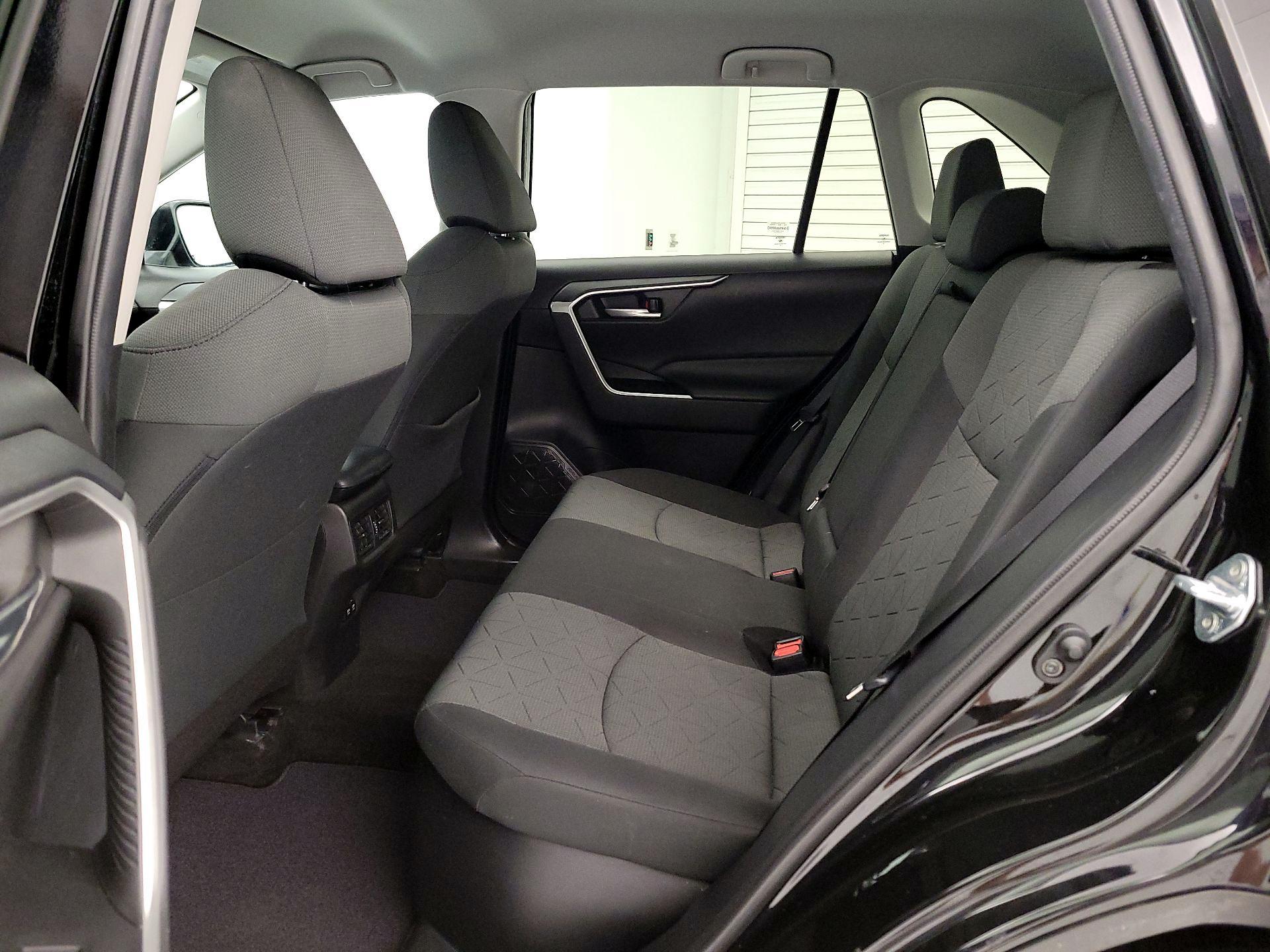 Thumbnail: 2020 Toyota RAV4 - 19
