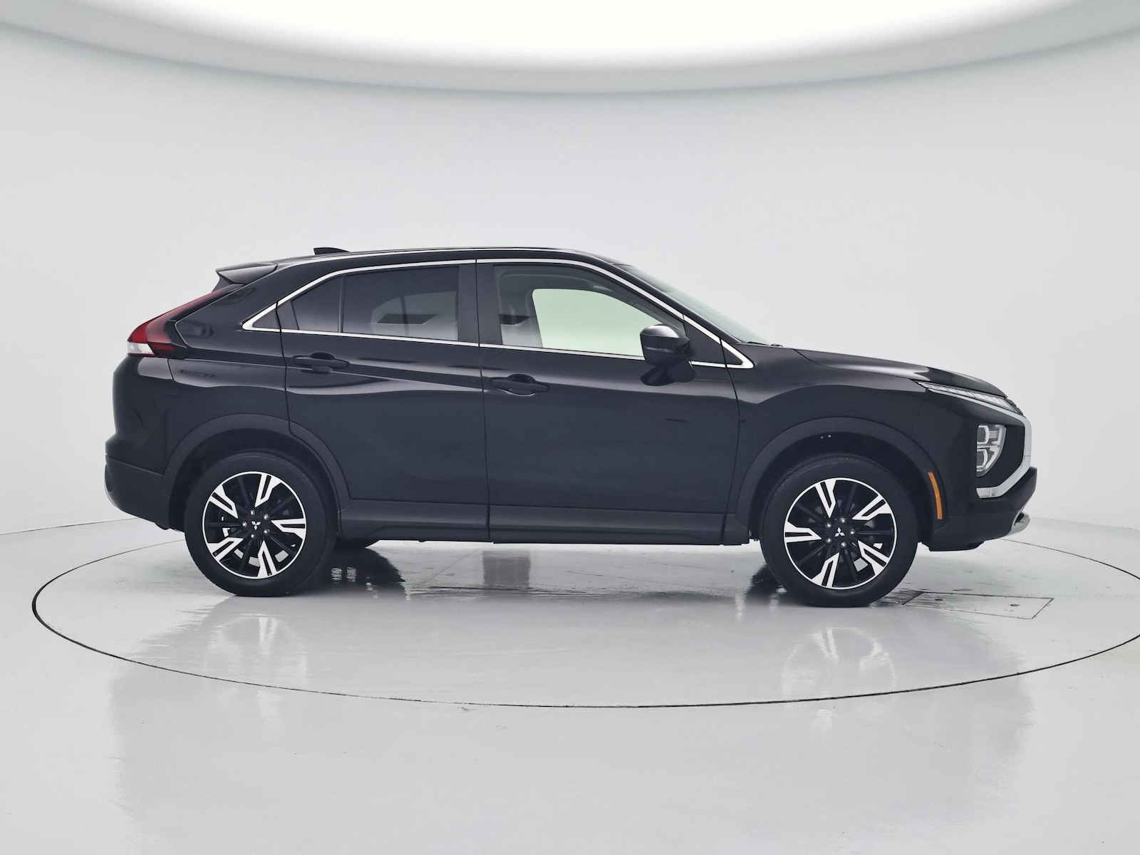 2024 Mitsubishi Eclipse Cross SE - Photo 8