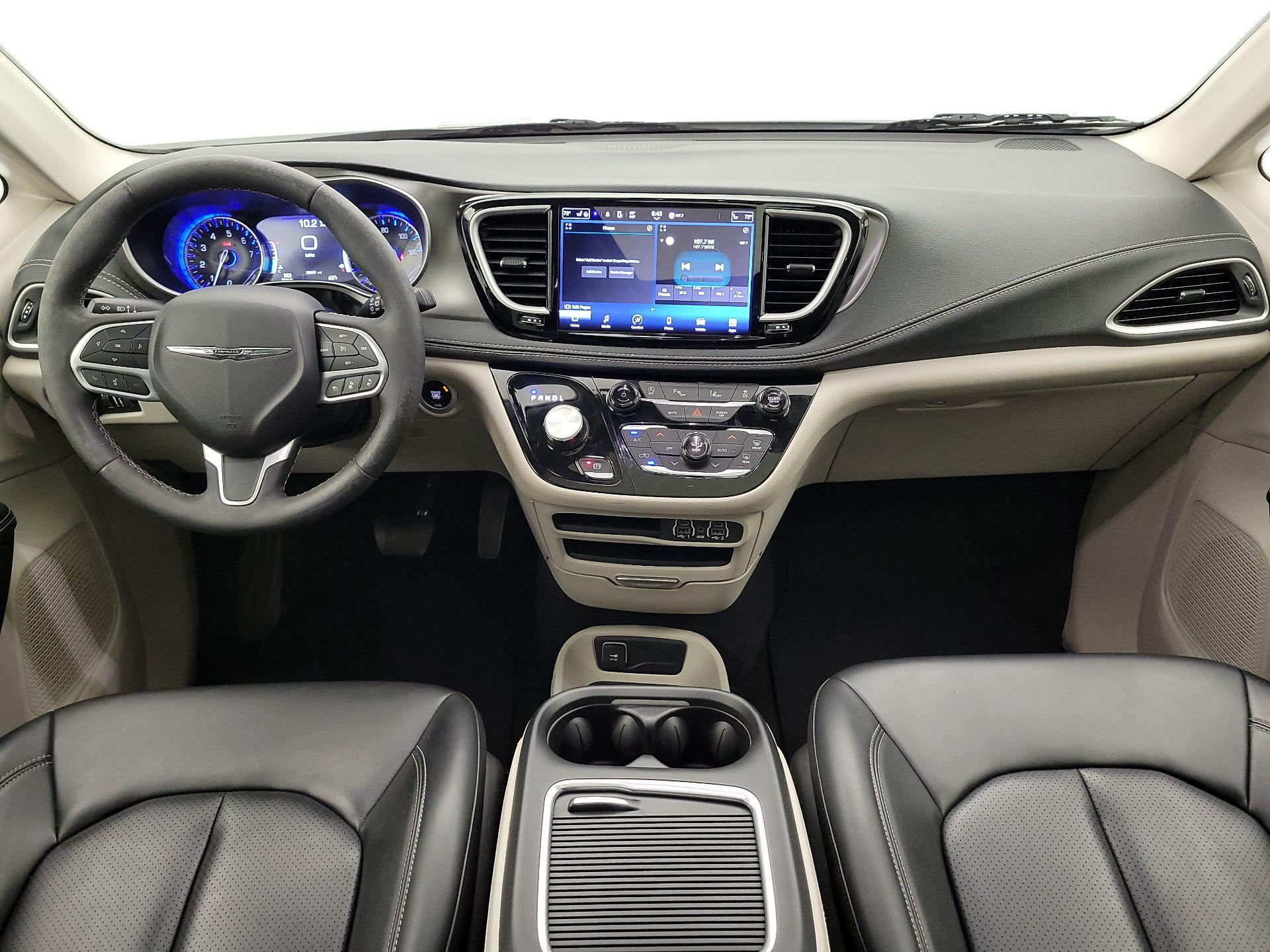 Thumbnail: 2023 Chrysler Pacifica - 9