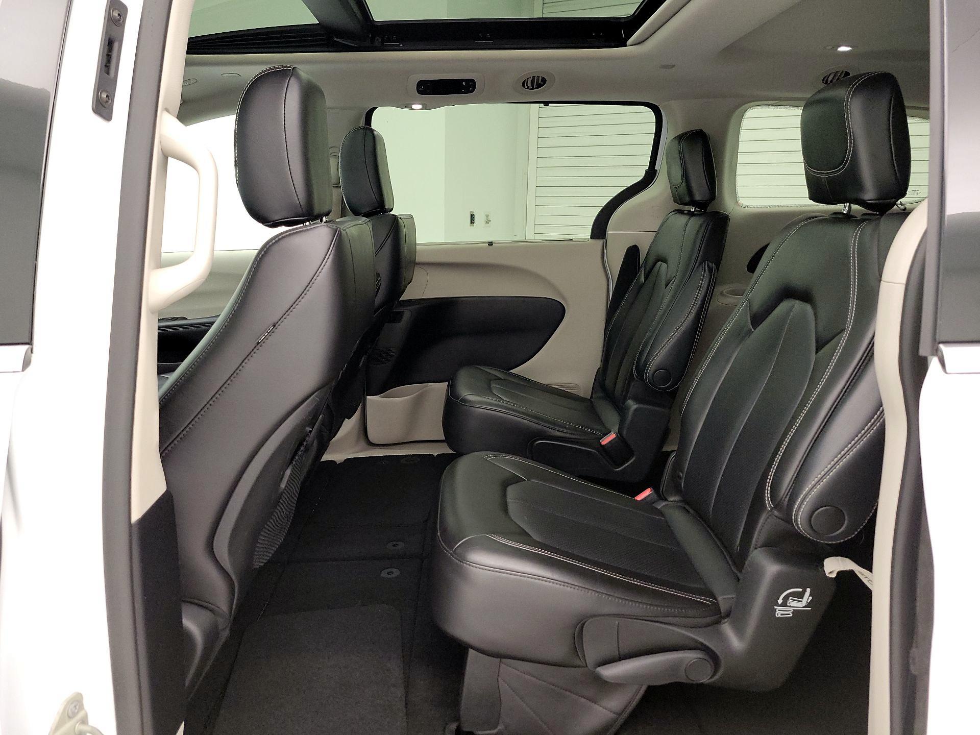 Thumbnail: 2023 Chrysler Pacifica - 20
