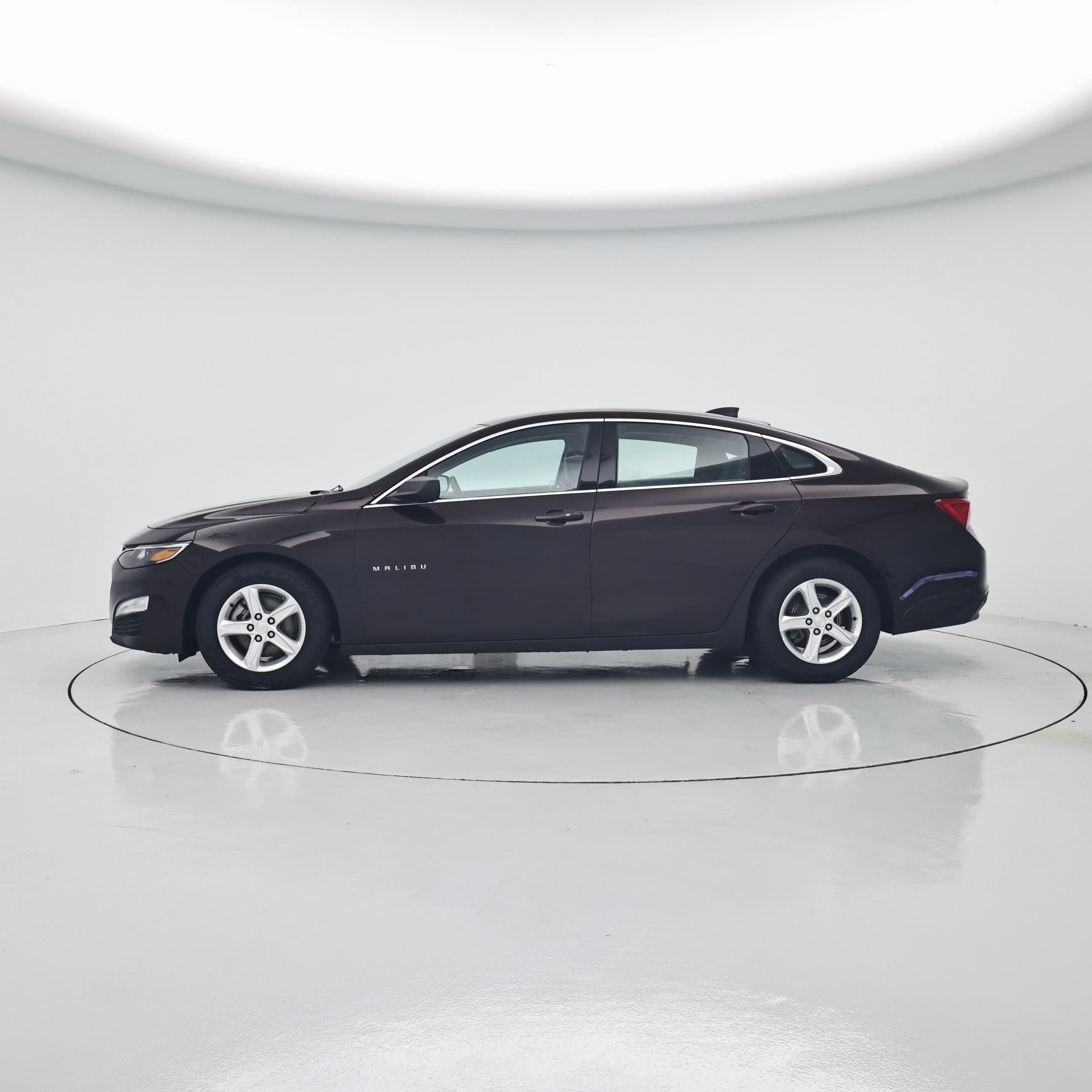 Thumbnail: 2021 Chevrolet Malibu - 3