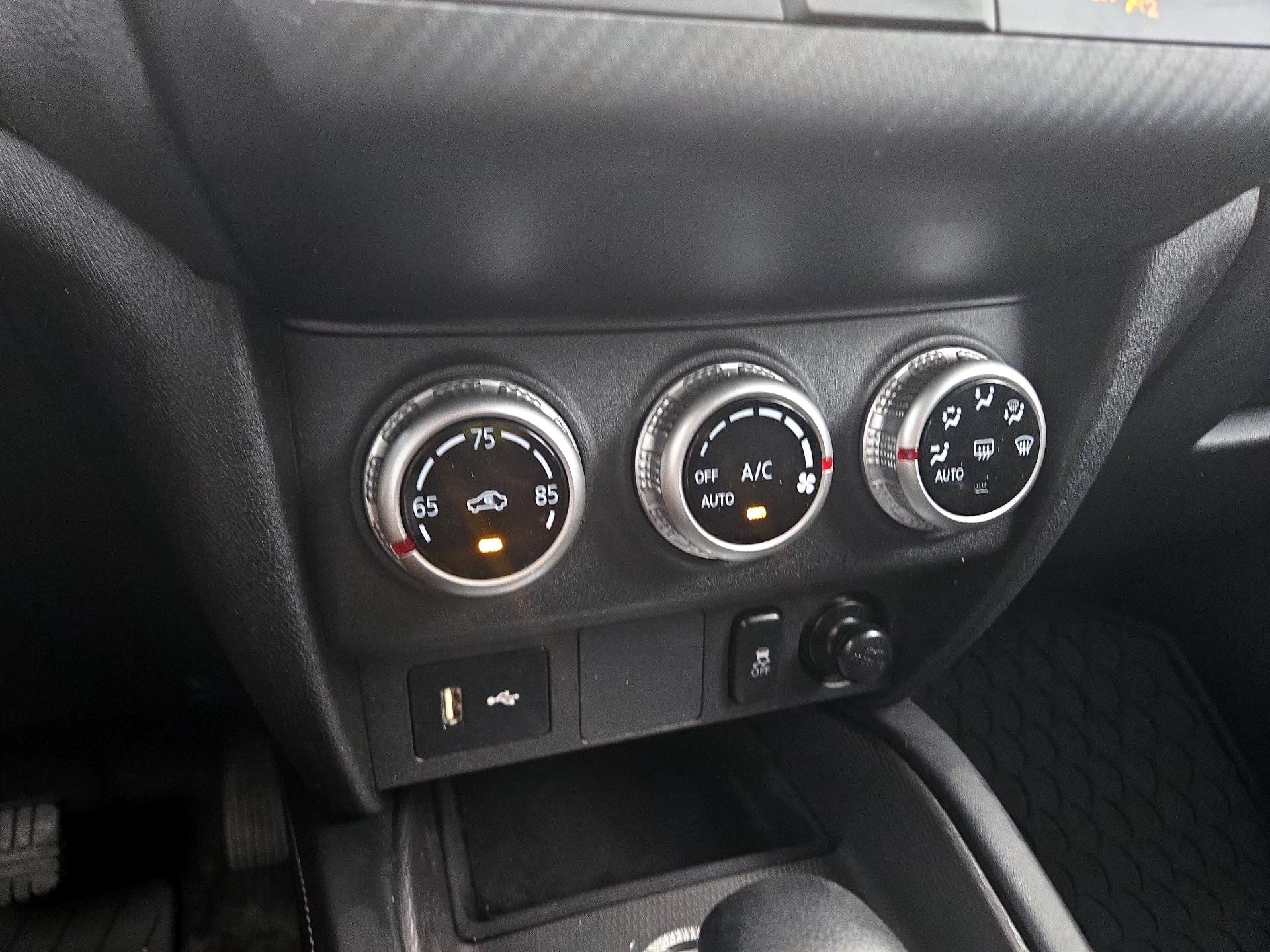 Thumbnail: 2024 Mitsubishi Outlander Sport - 16