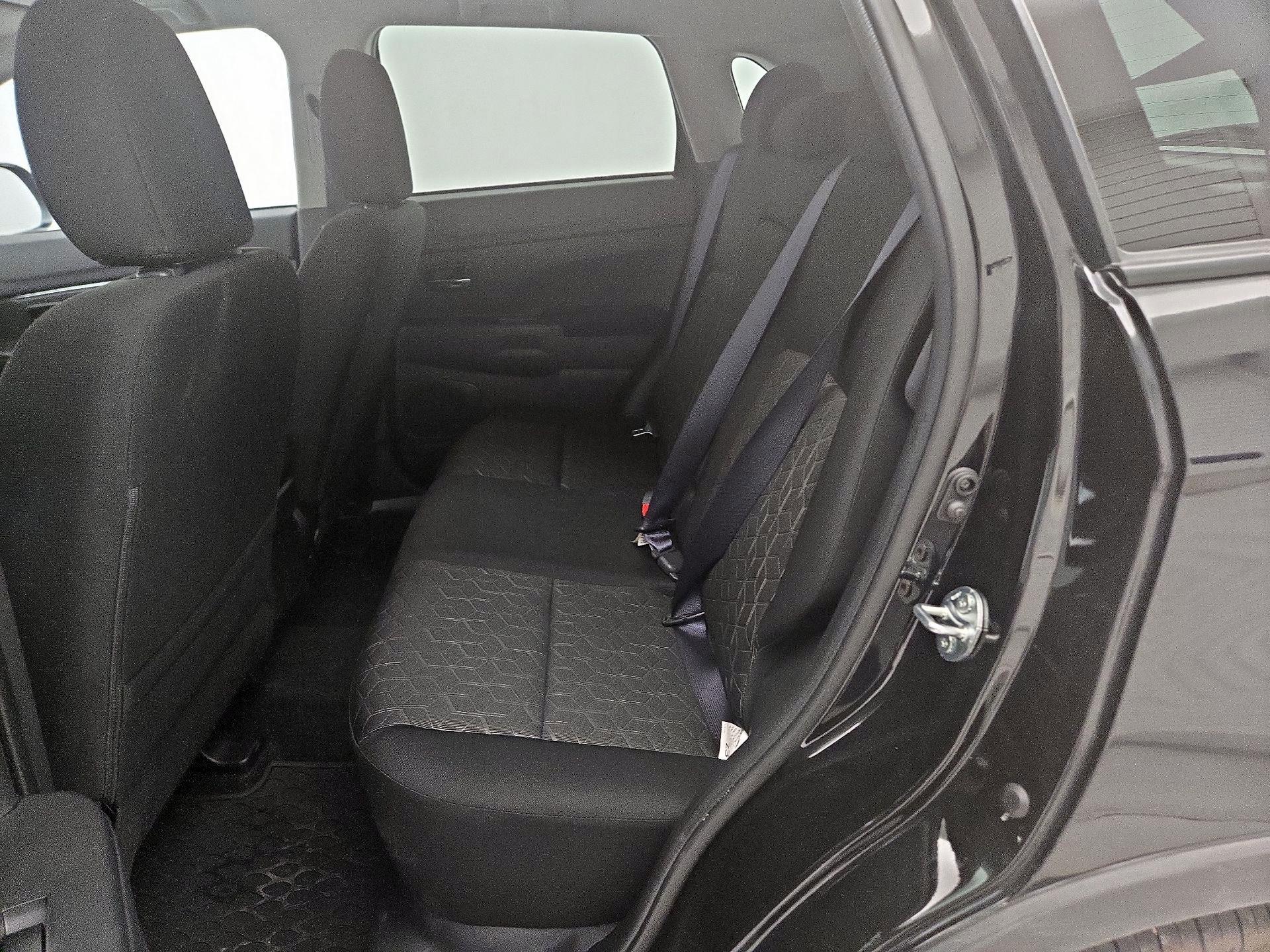 Thumbnail: 2024 Mitsubishi Outlander Sport - 19