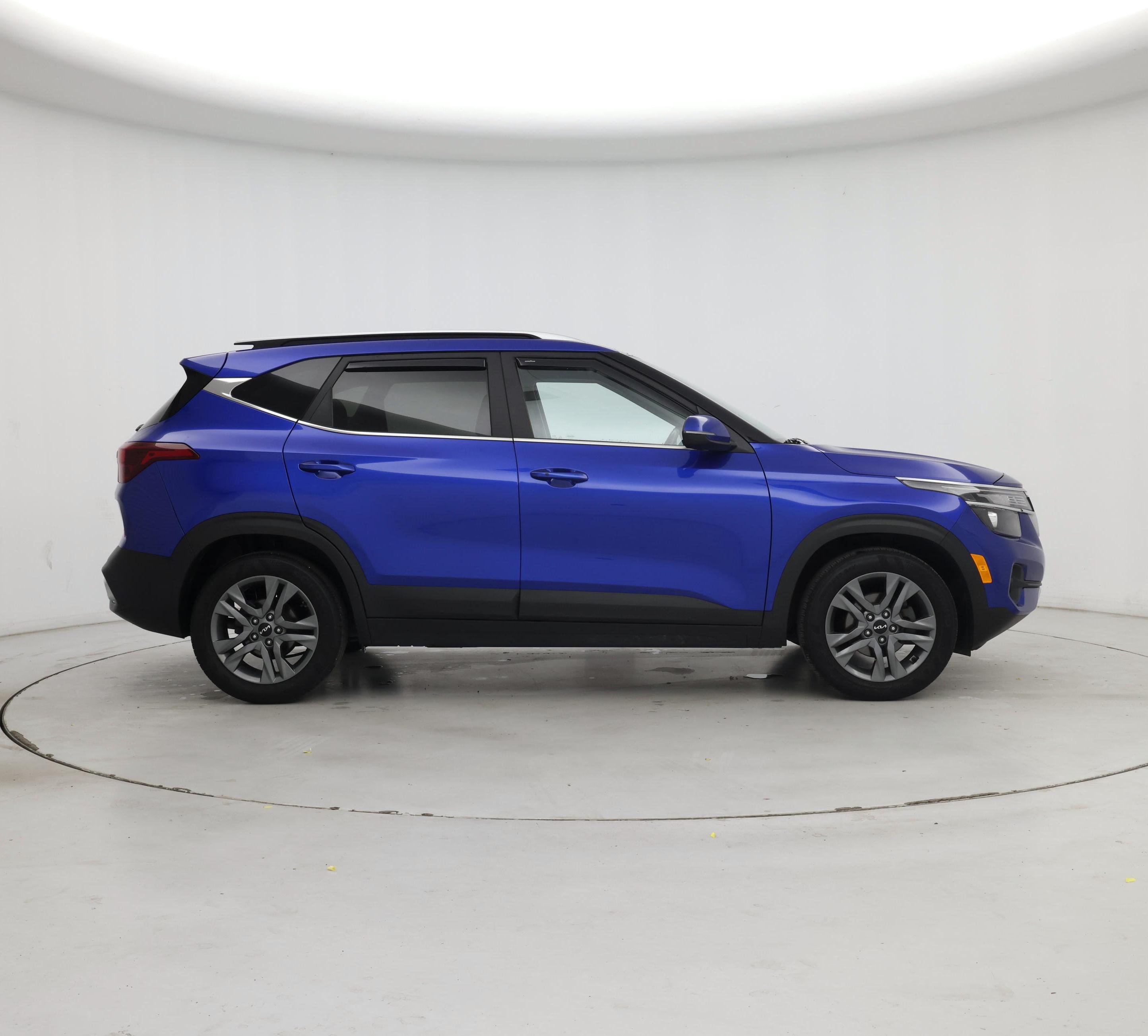 Thumbnail: 2023 Kia Seltos - 7