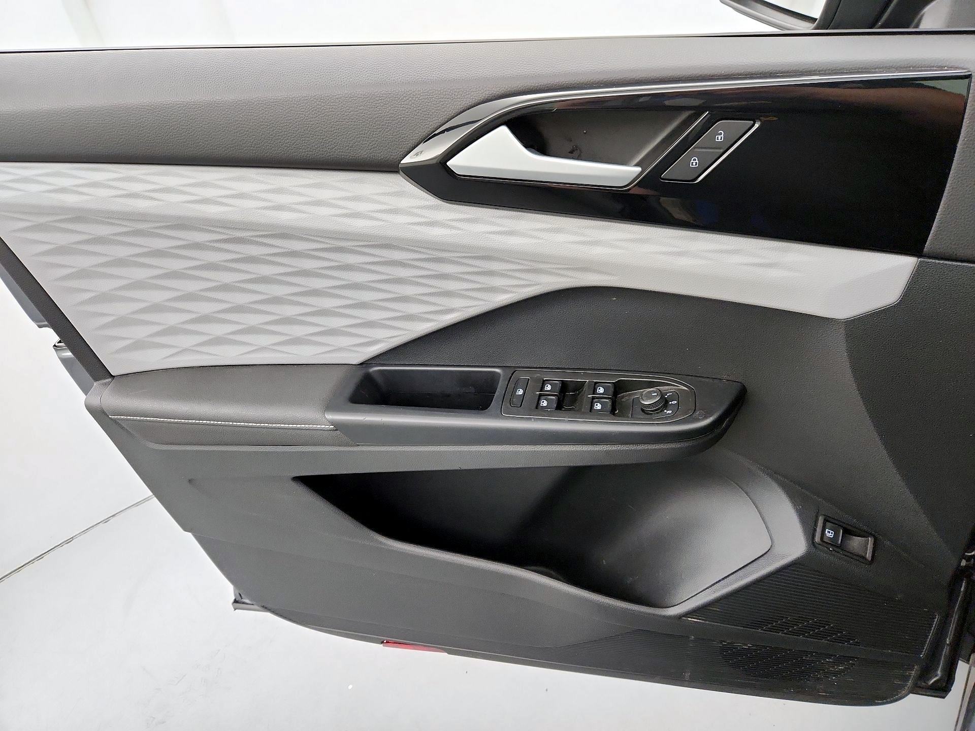 Thumbnail: 2024 Volkswagen Taos - 12