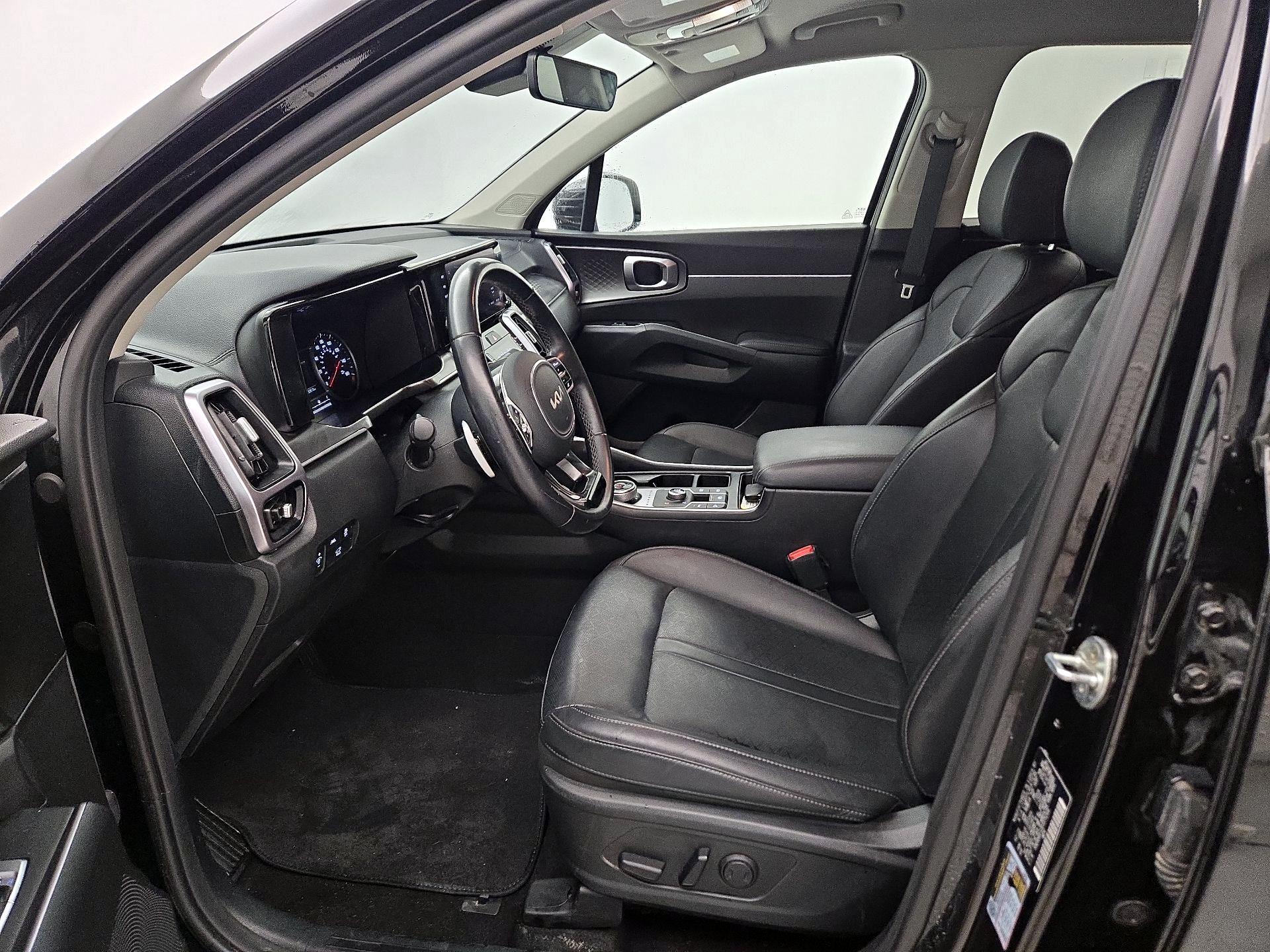 Thumbnail: 2023 Kia Sorento - 11