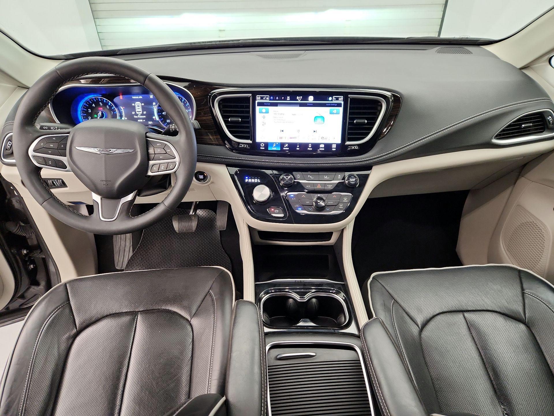 Thumbnail: 2023 Chrysler Pacifica - 9