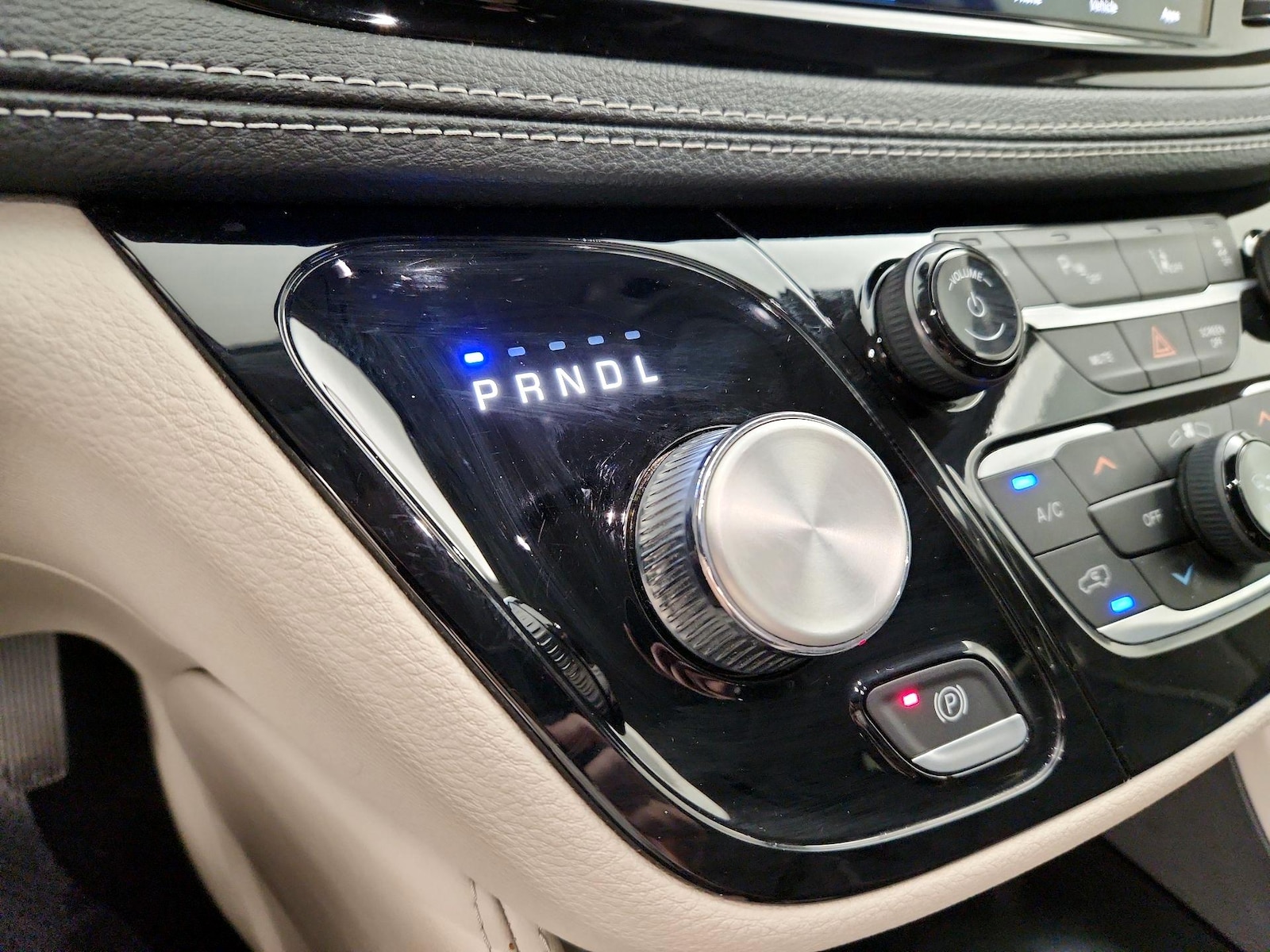 2023 Chrysler Pacifica Limited - Photo 18