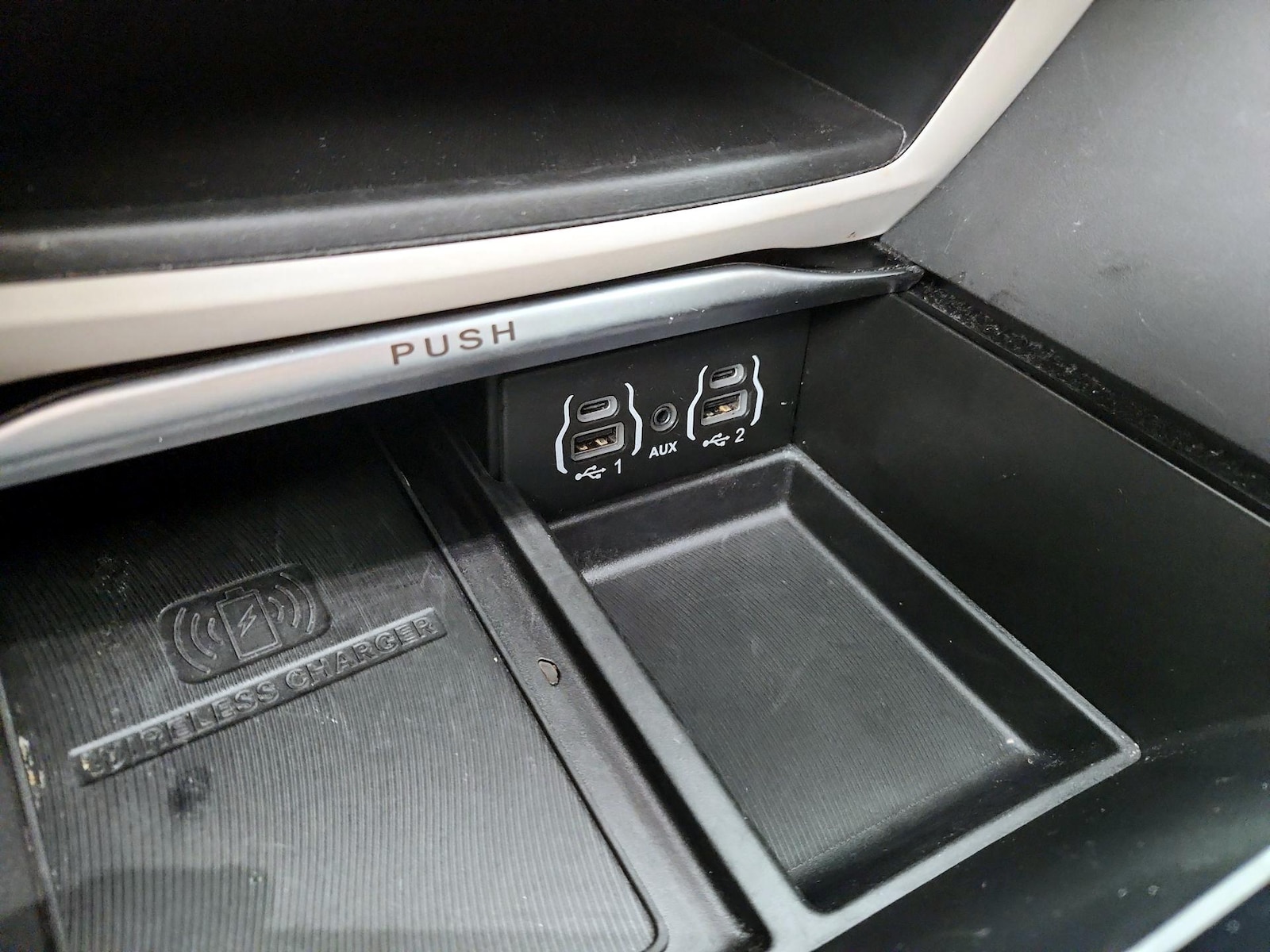 2023 Chrysler Pacifica Limited - Photo 19