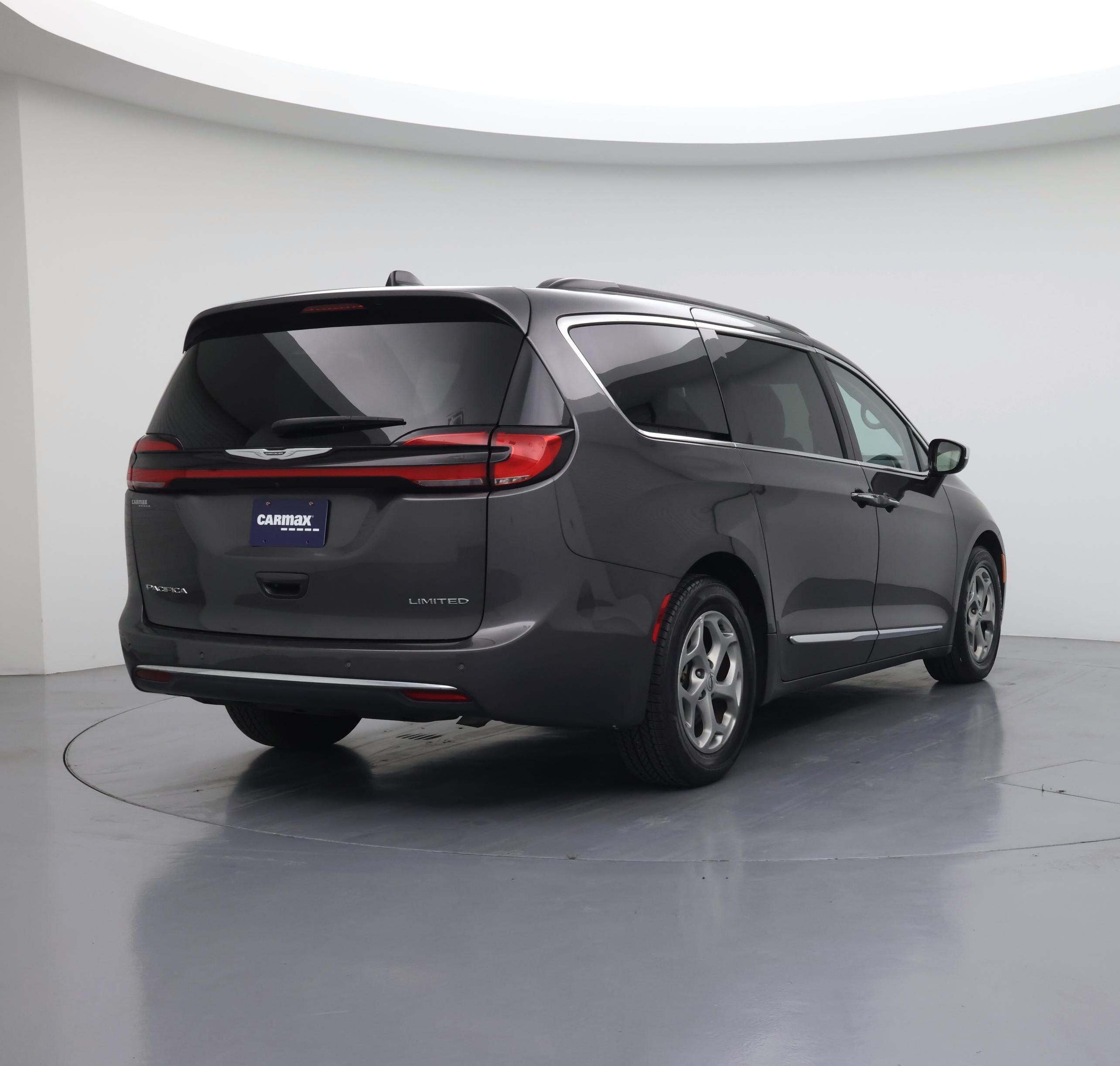 Thumbnail: 2023 Chrysler Pacifica - 8