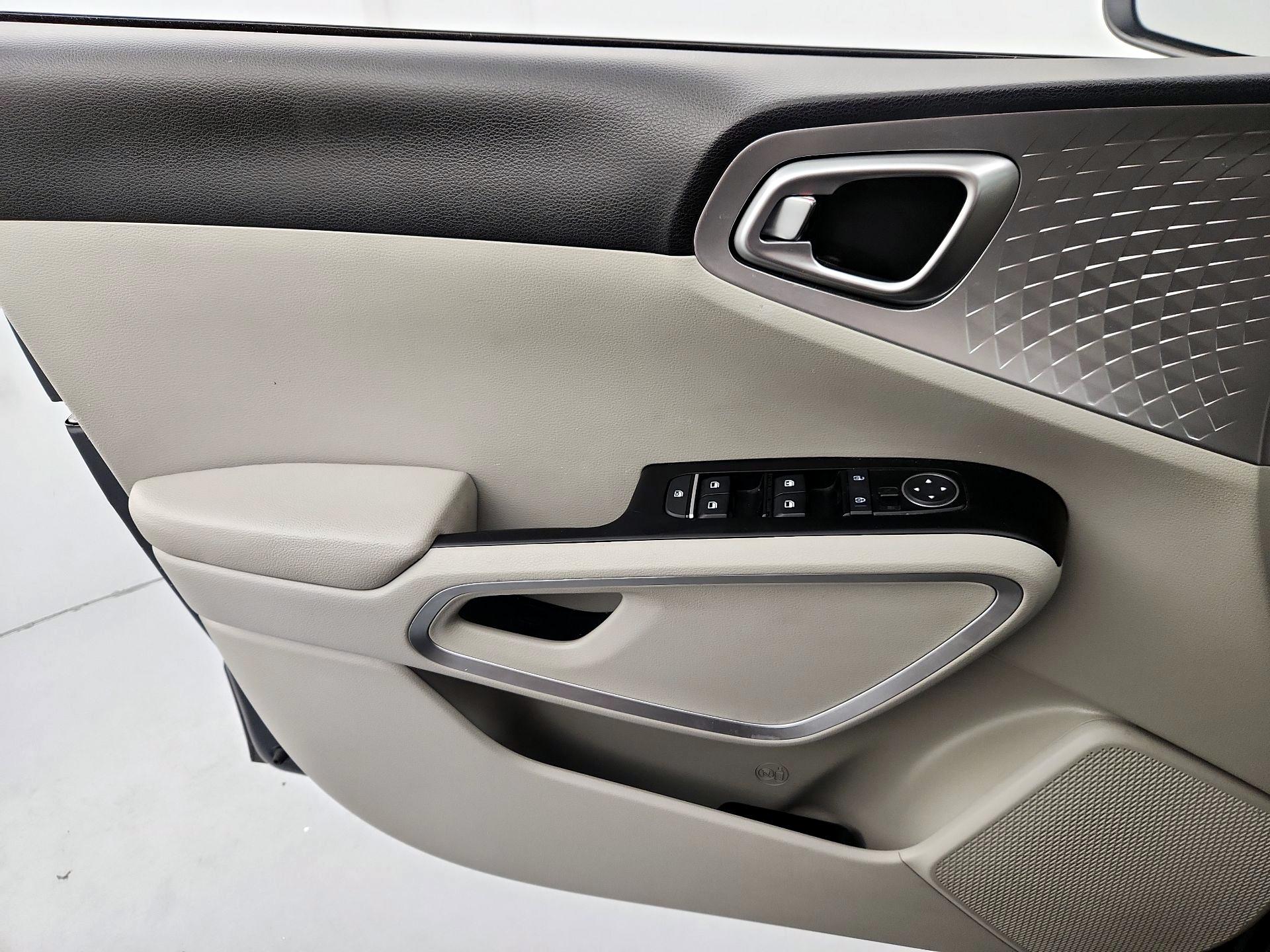 Thumbnail: 2023 Kia Soul - 12