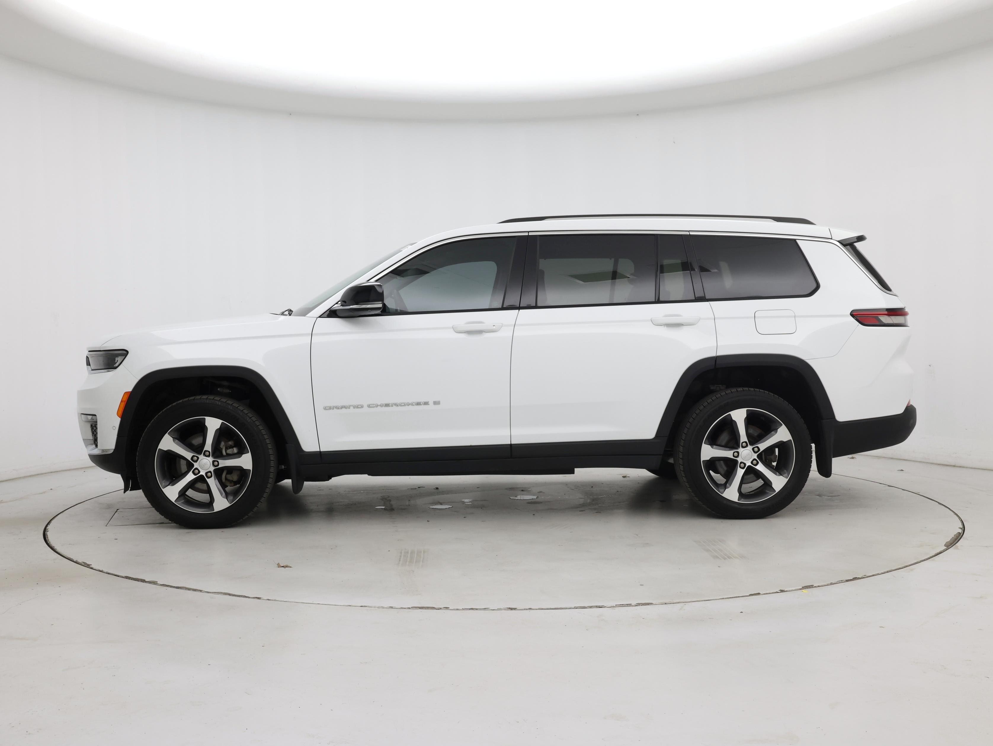 Thumbnail: 2023 Jeep Grand Cherokee L - 3