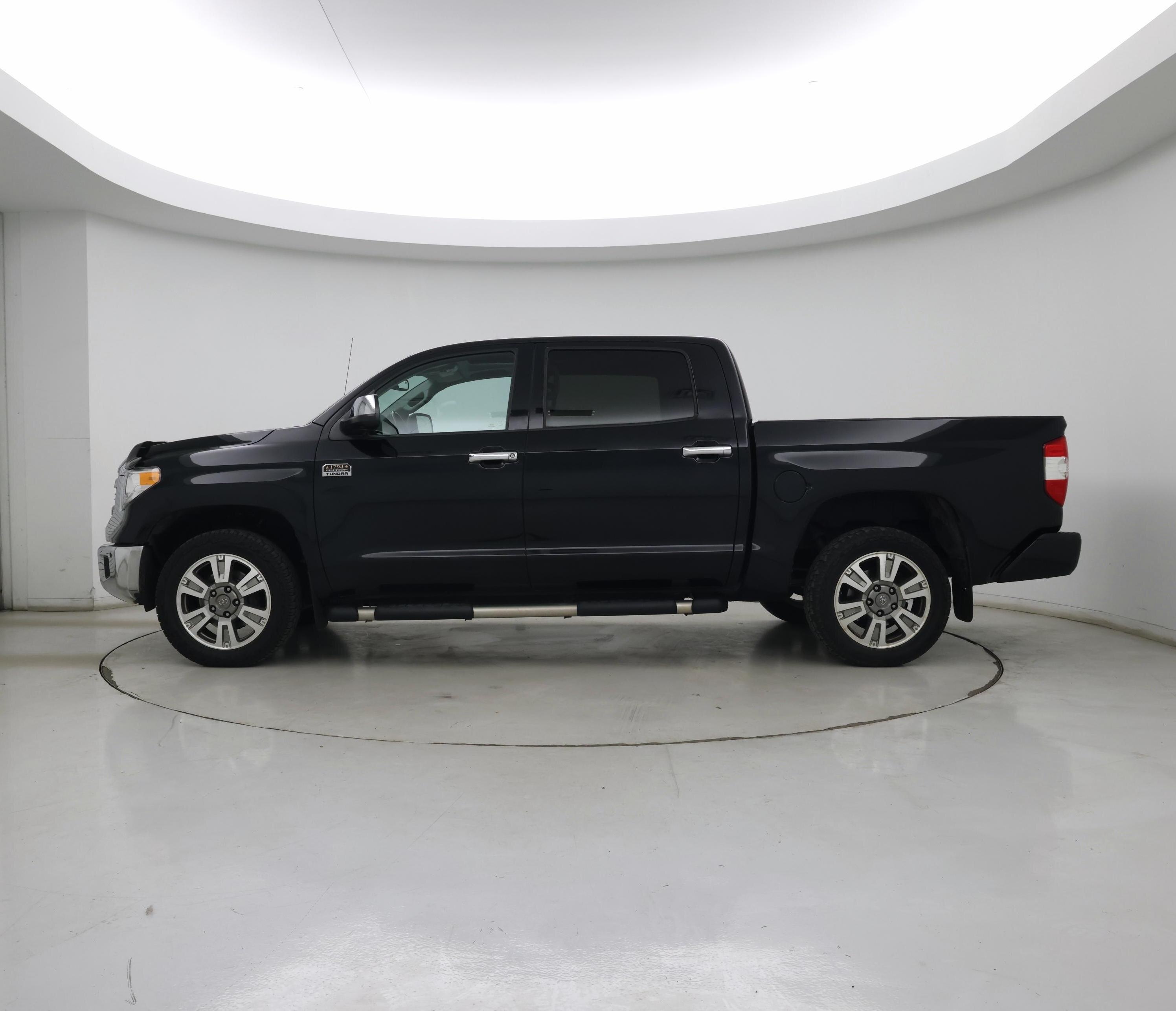 Thumbnail: 2017 Toyota Tundra - 3